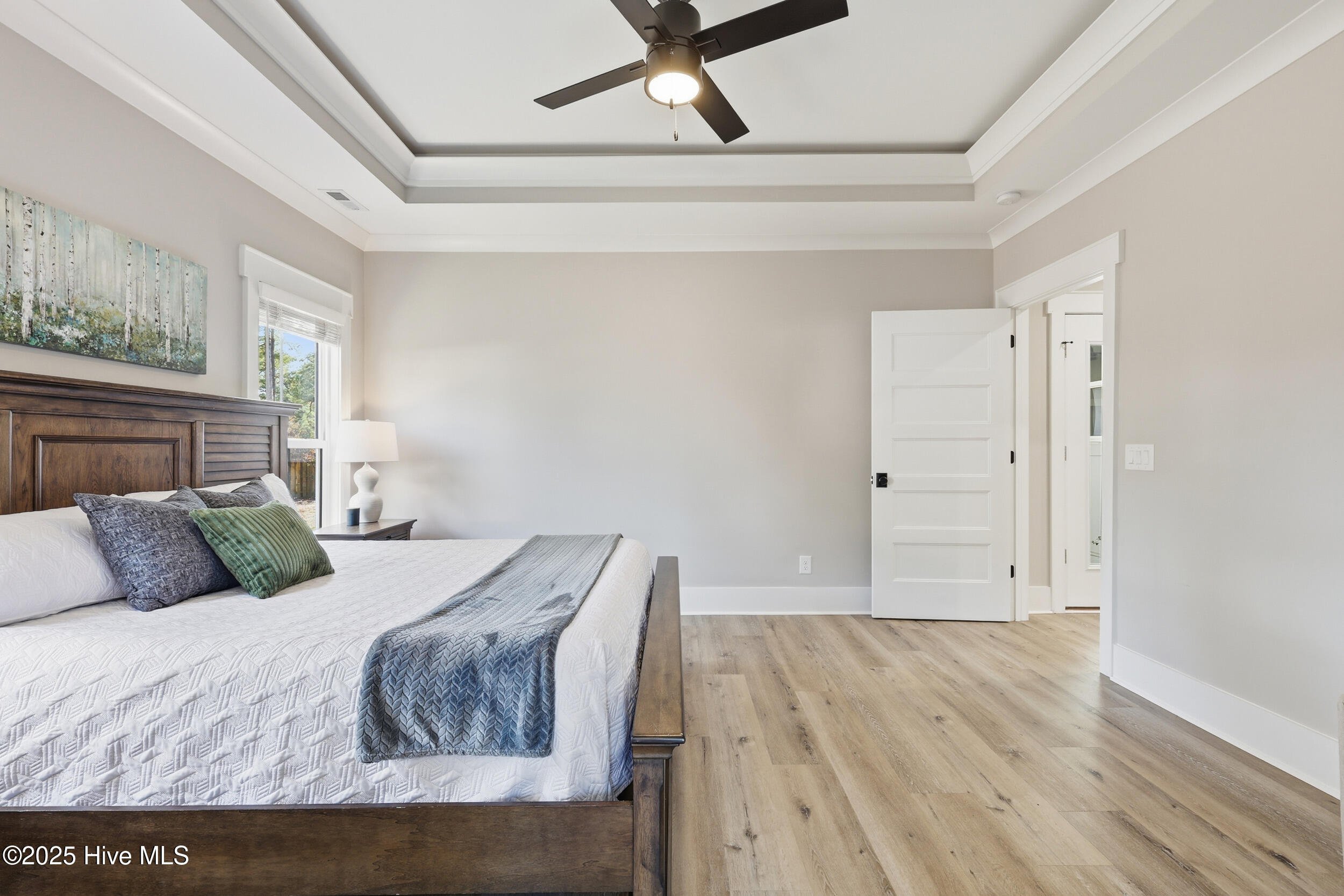 100542294 | Photo 24