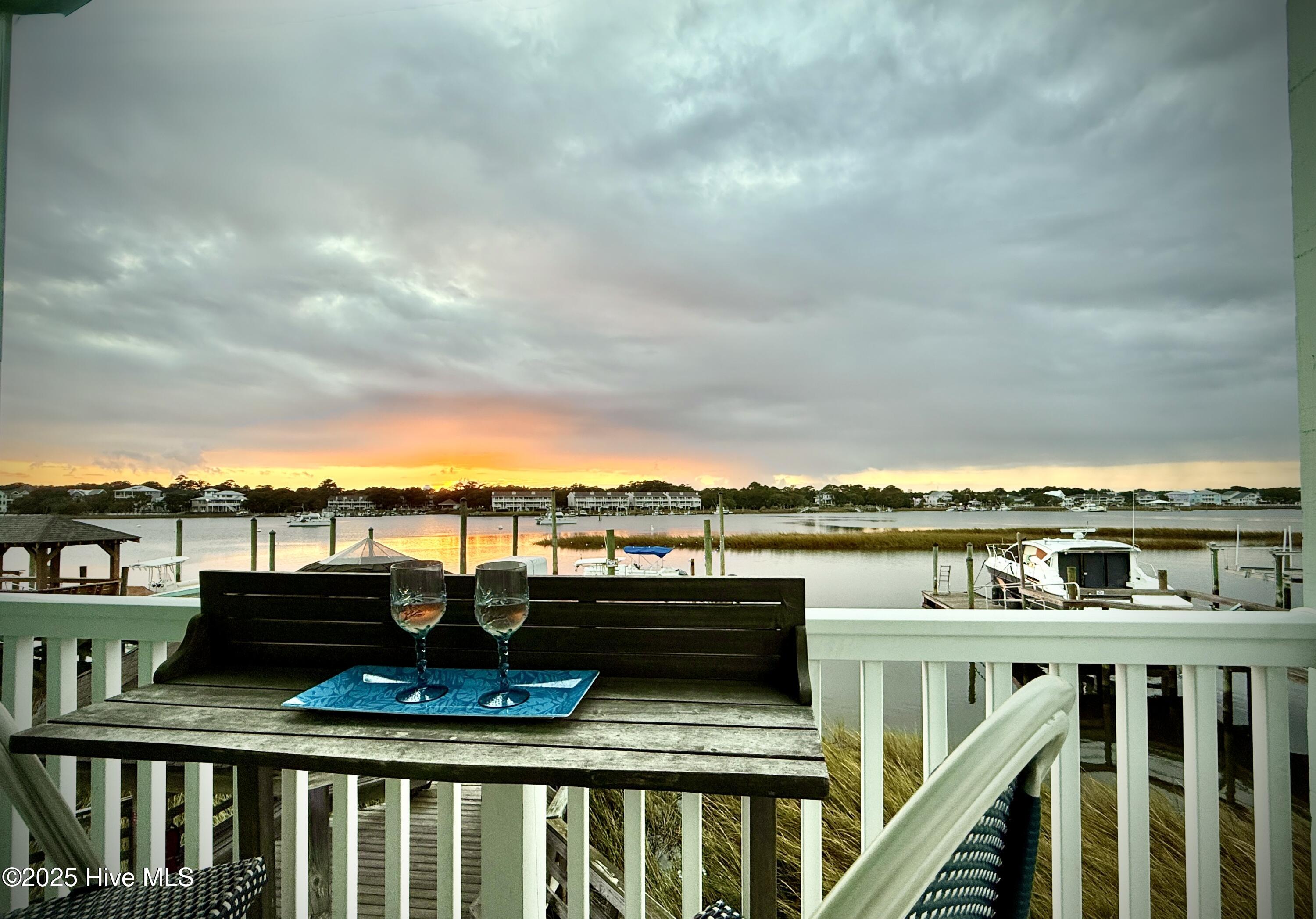 100536388 | Photo 32