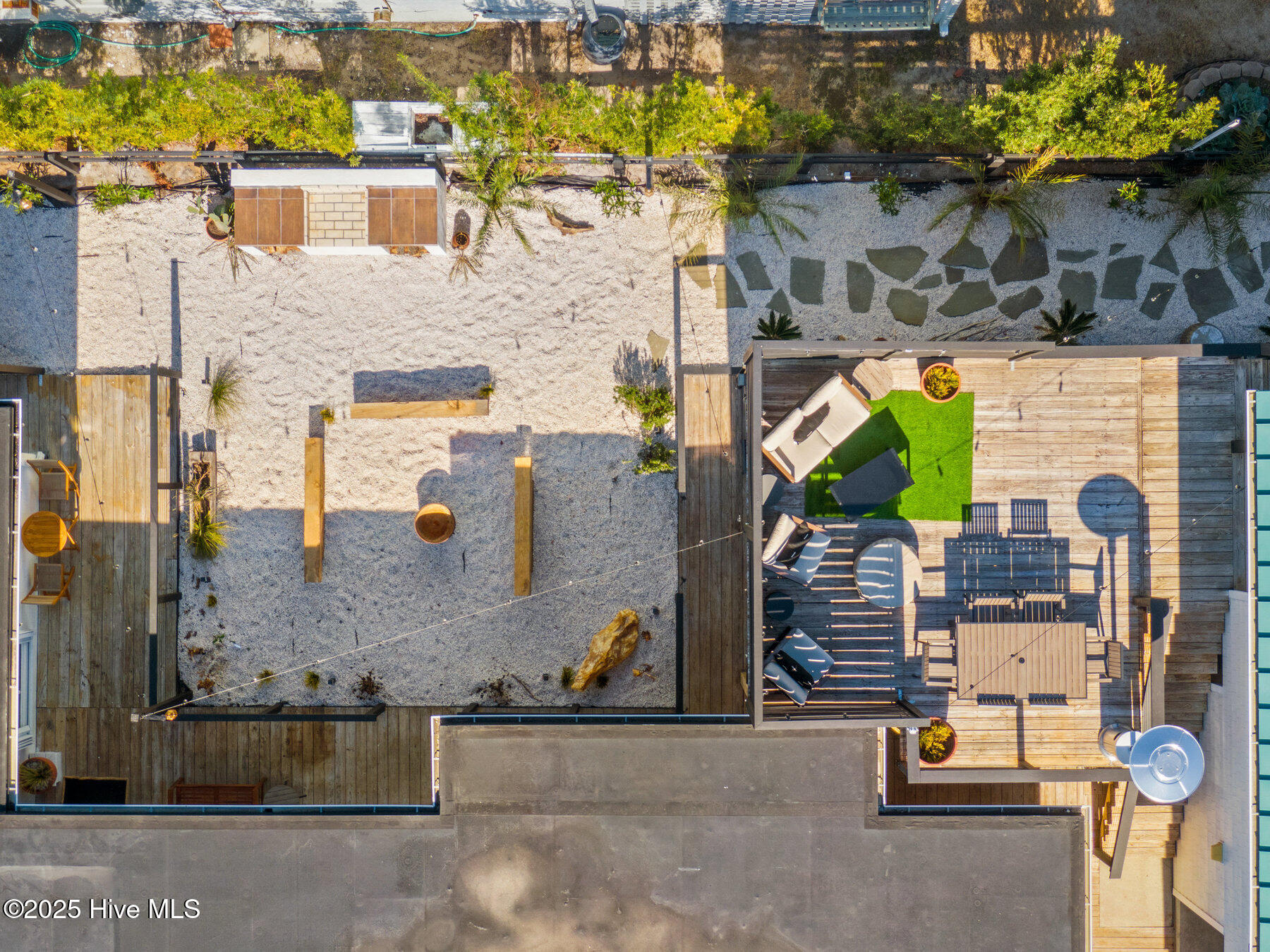 100540580 | Photo 49