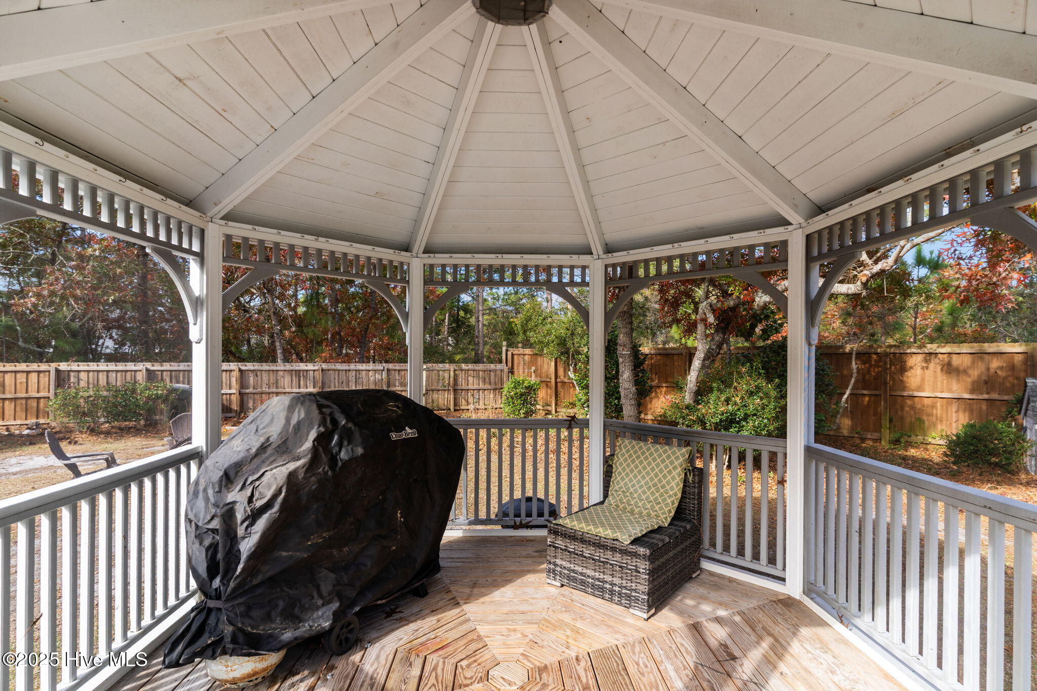 100543111 | Photo 67