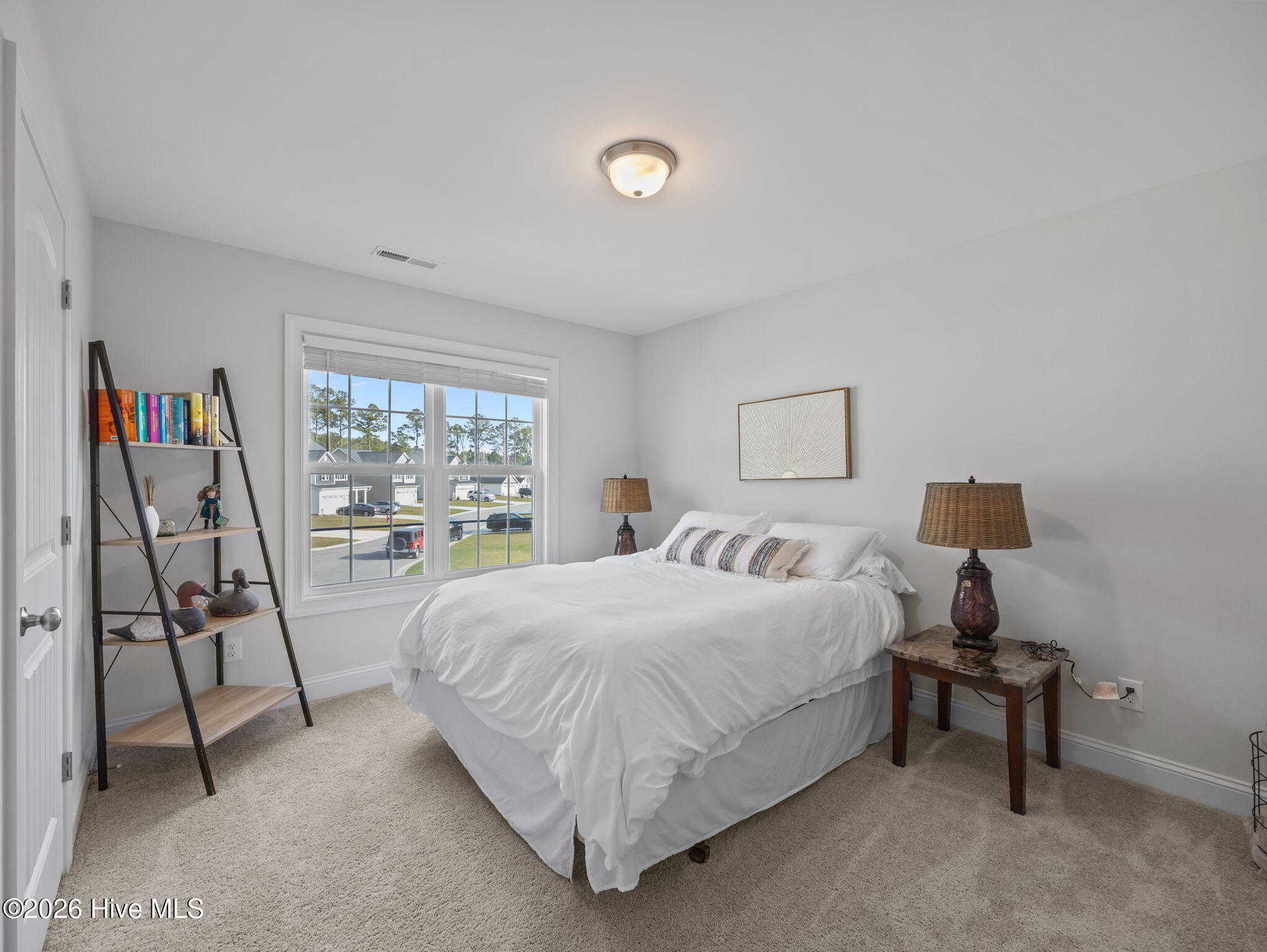 100563779 | Photo 28