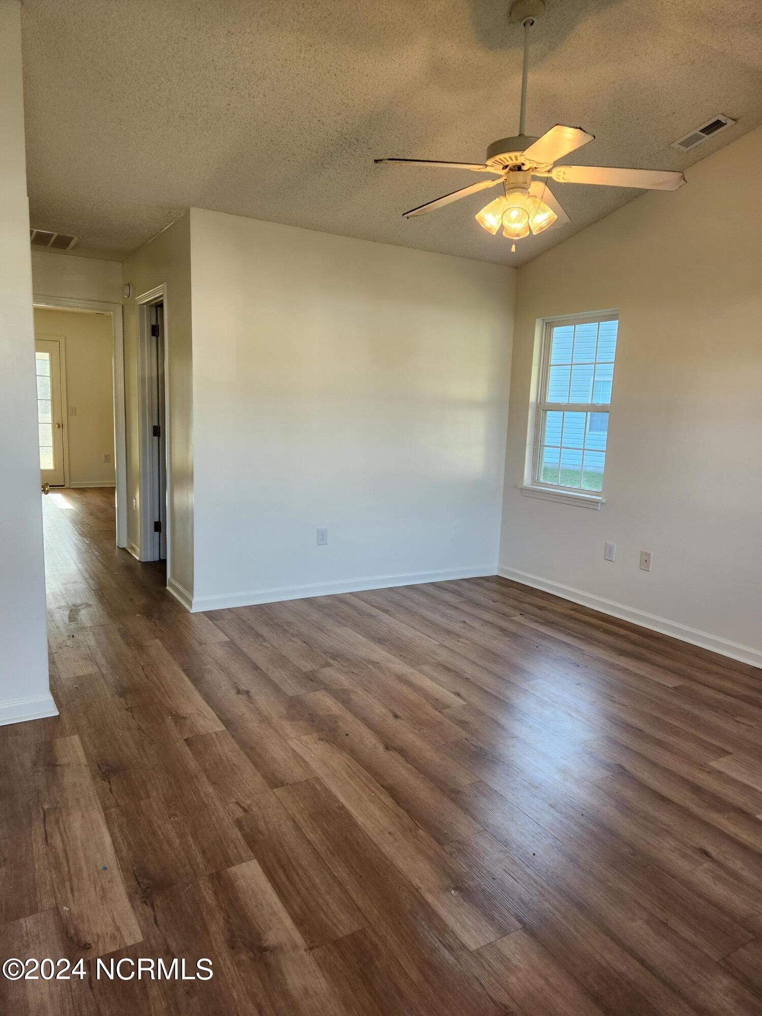 1001 Courtyard W,Newport