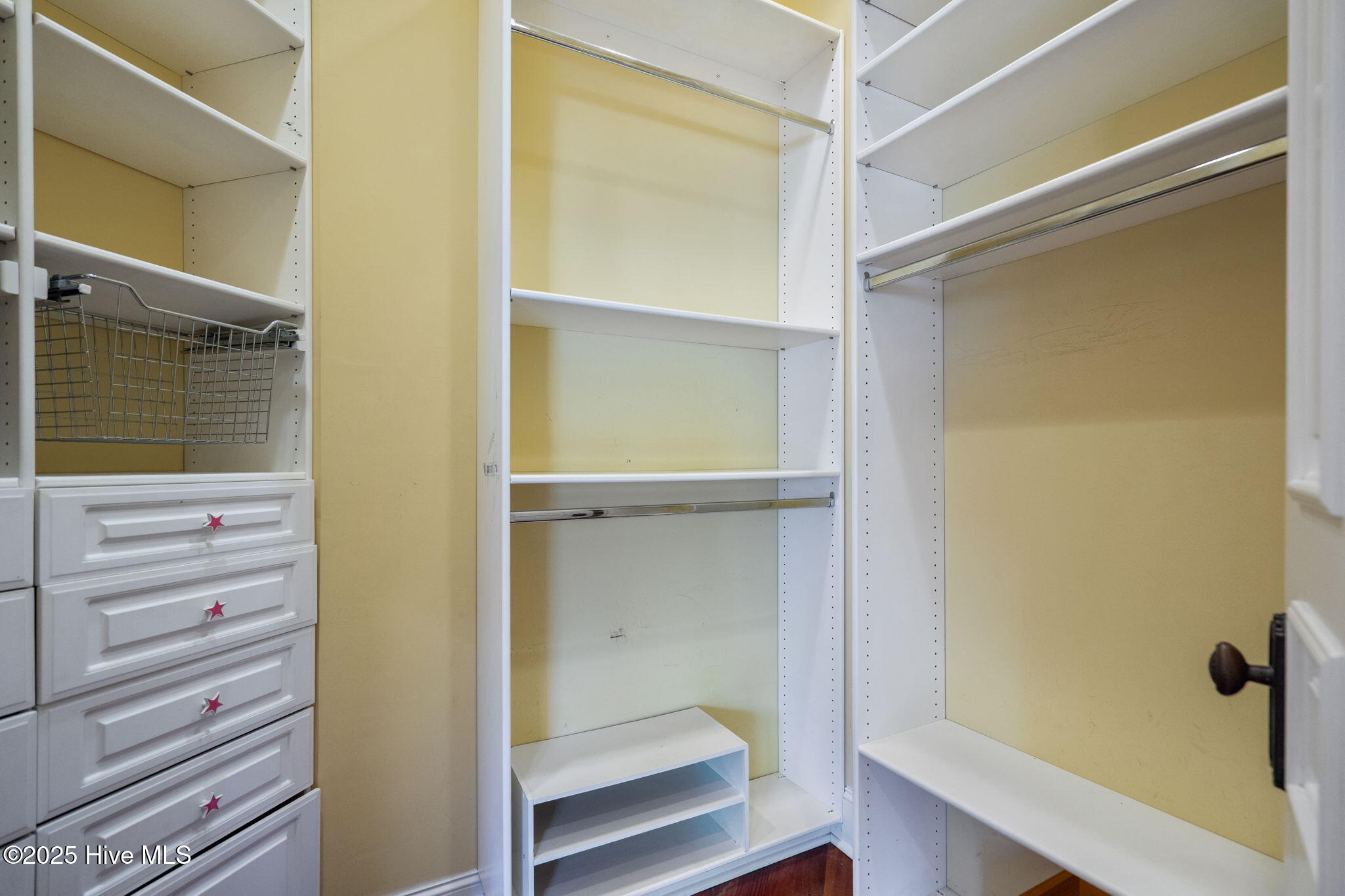 100547936 | Photo 54