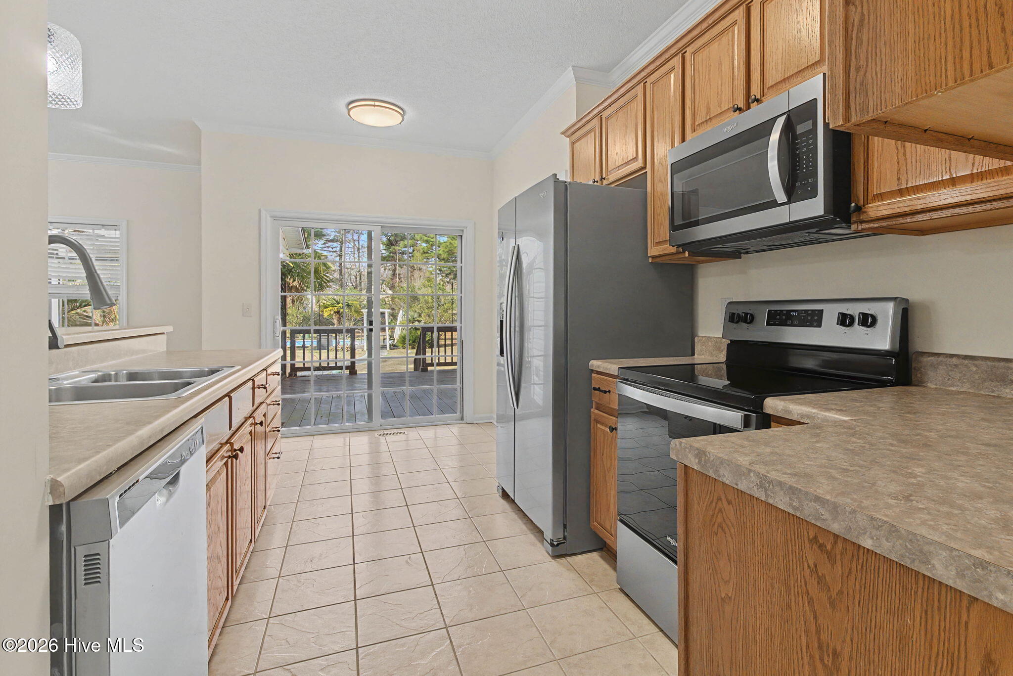 100547779 | Photo 10