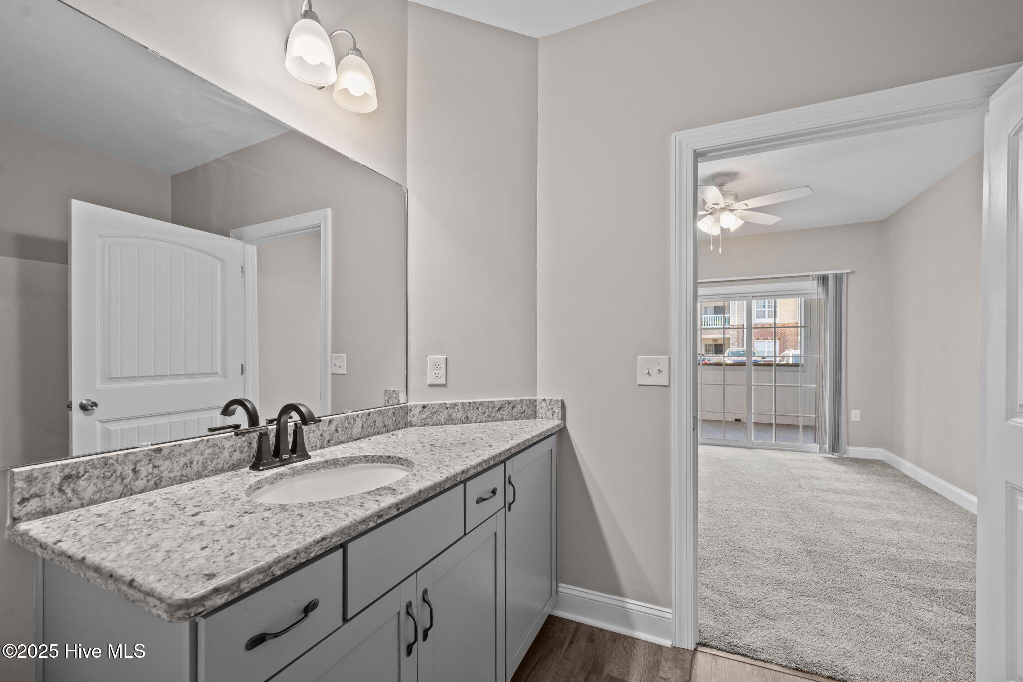 100542500 | Photo 15