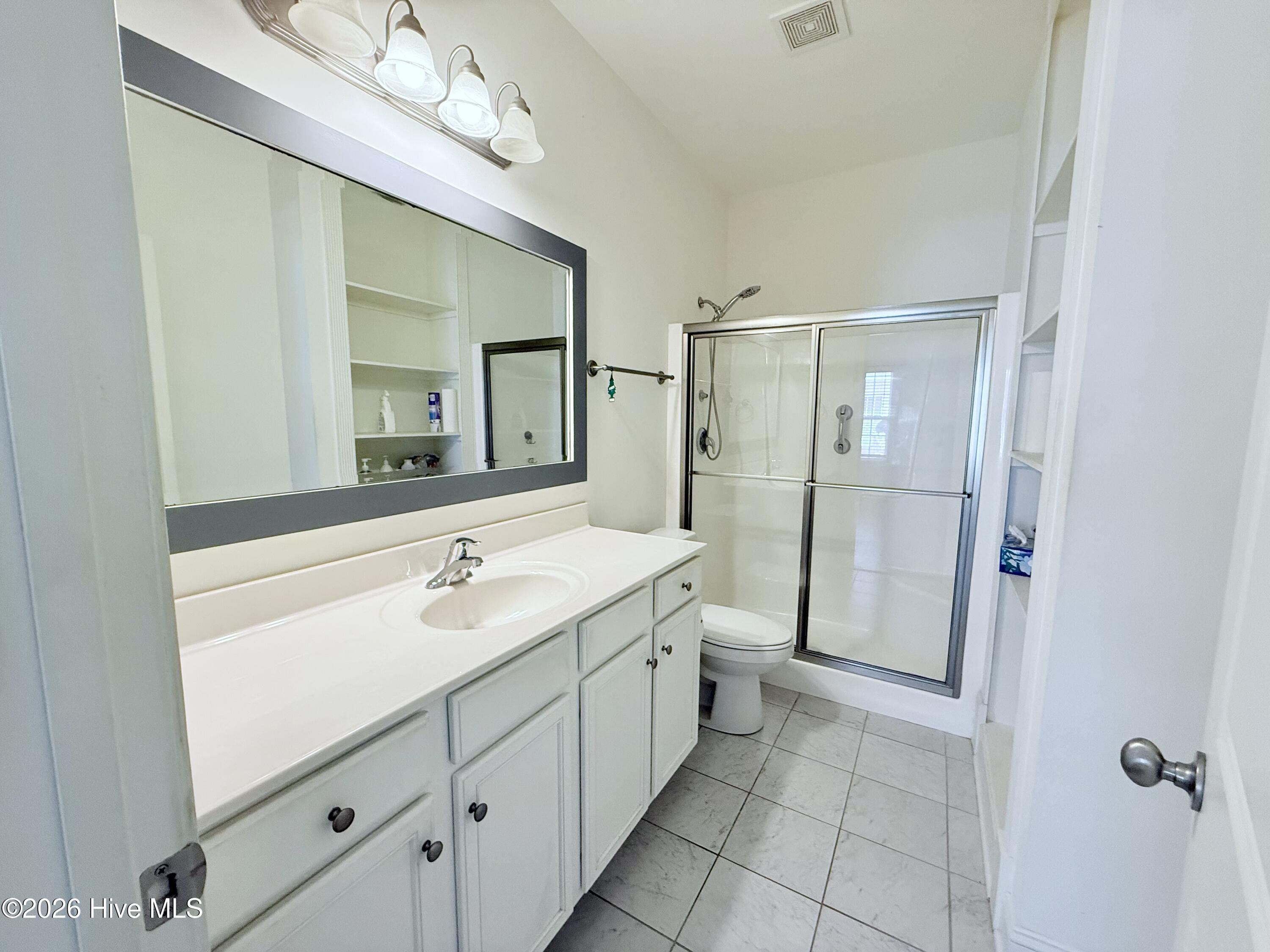 100564897 | Photo 40