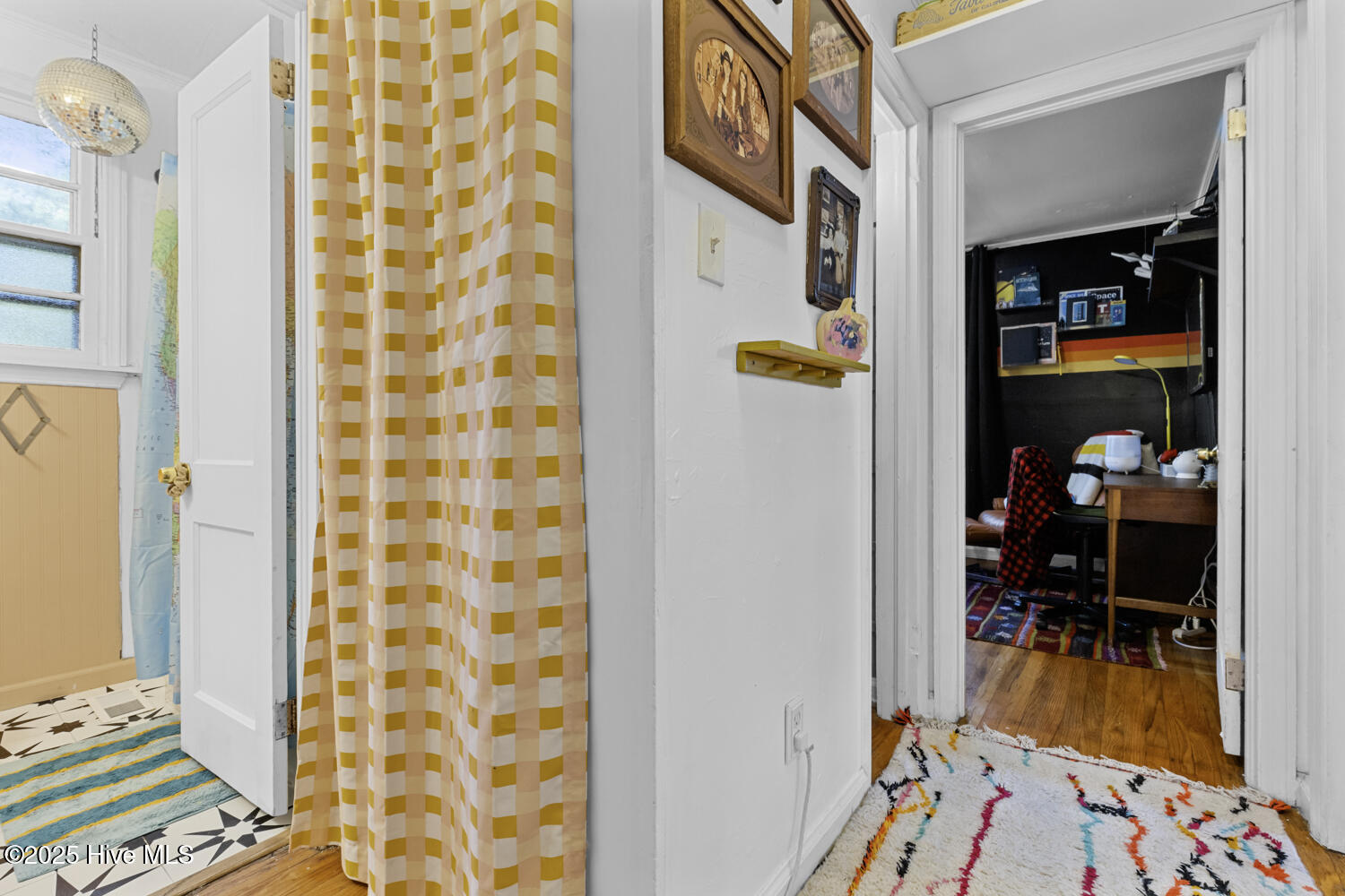 100535338 | Photo 15