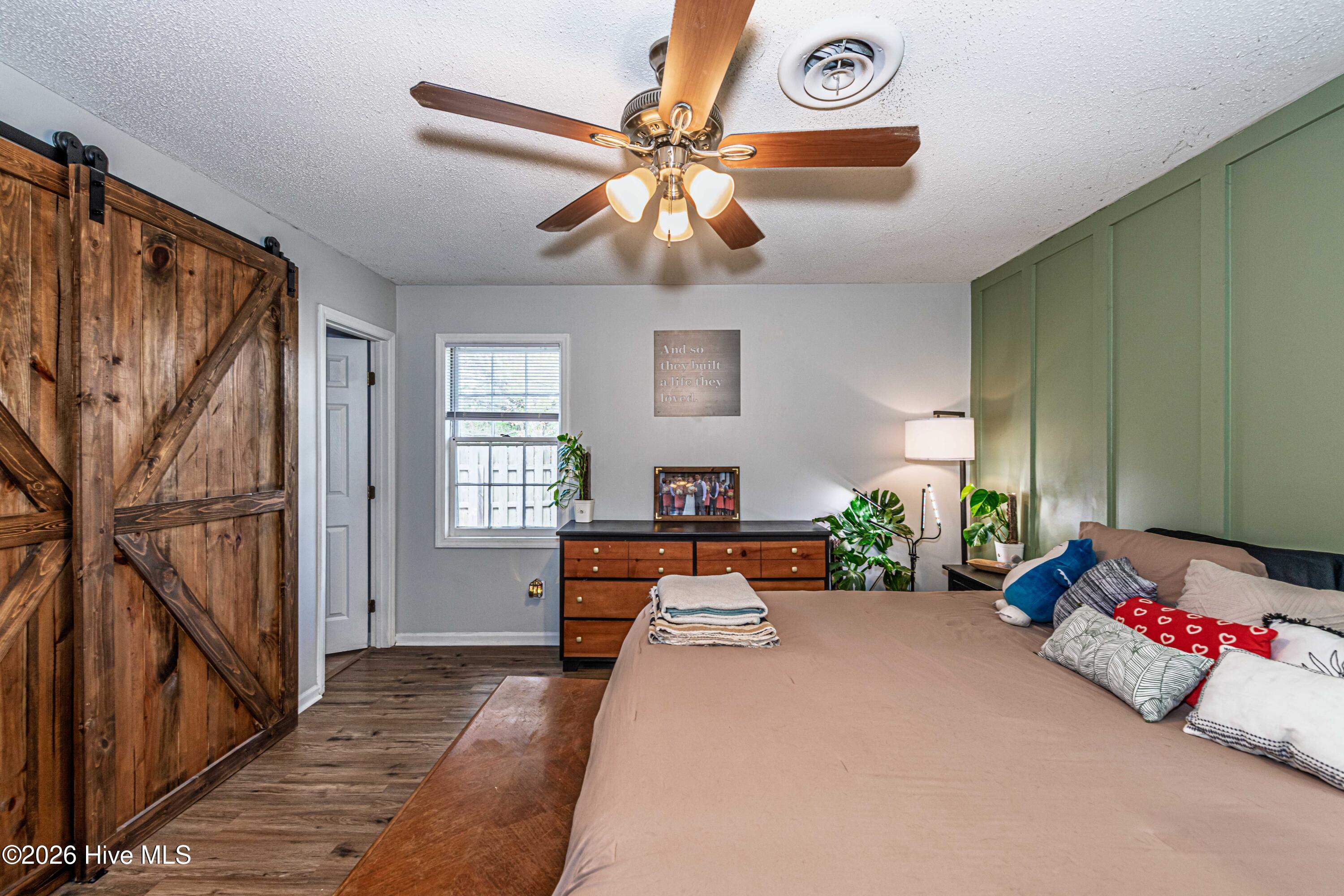 100569074 | Photo 37