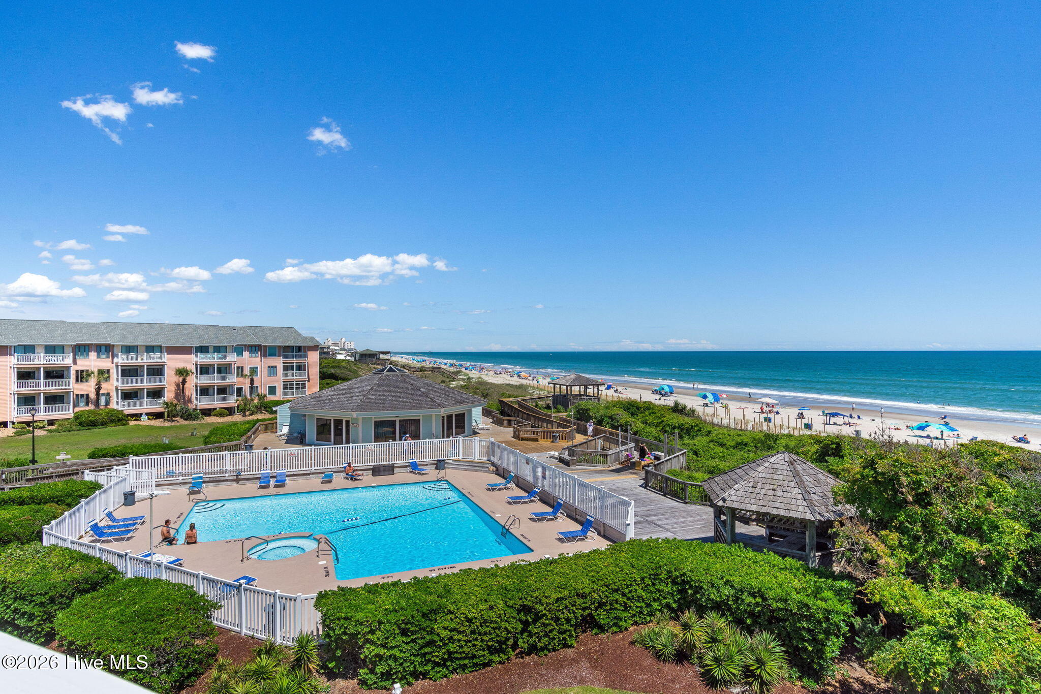 100557606 | Photo 33