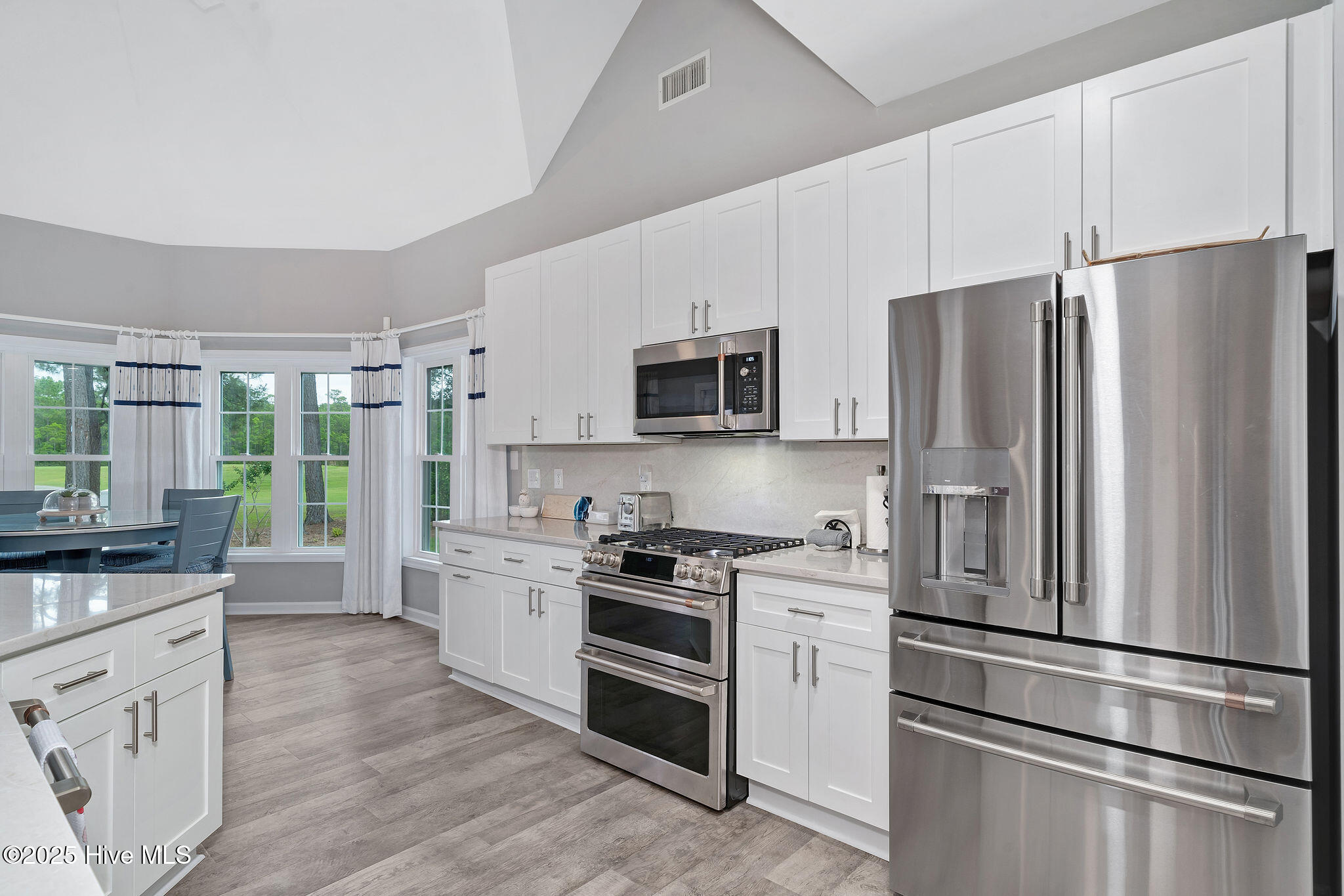 100510783 | Photo 21