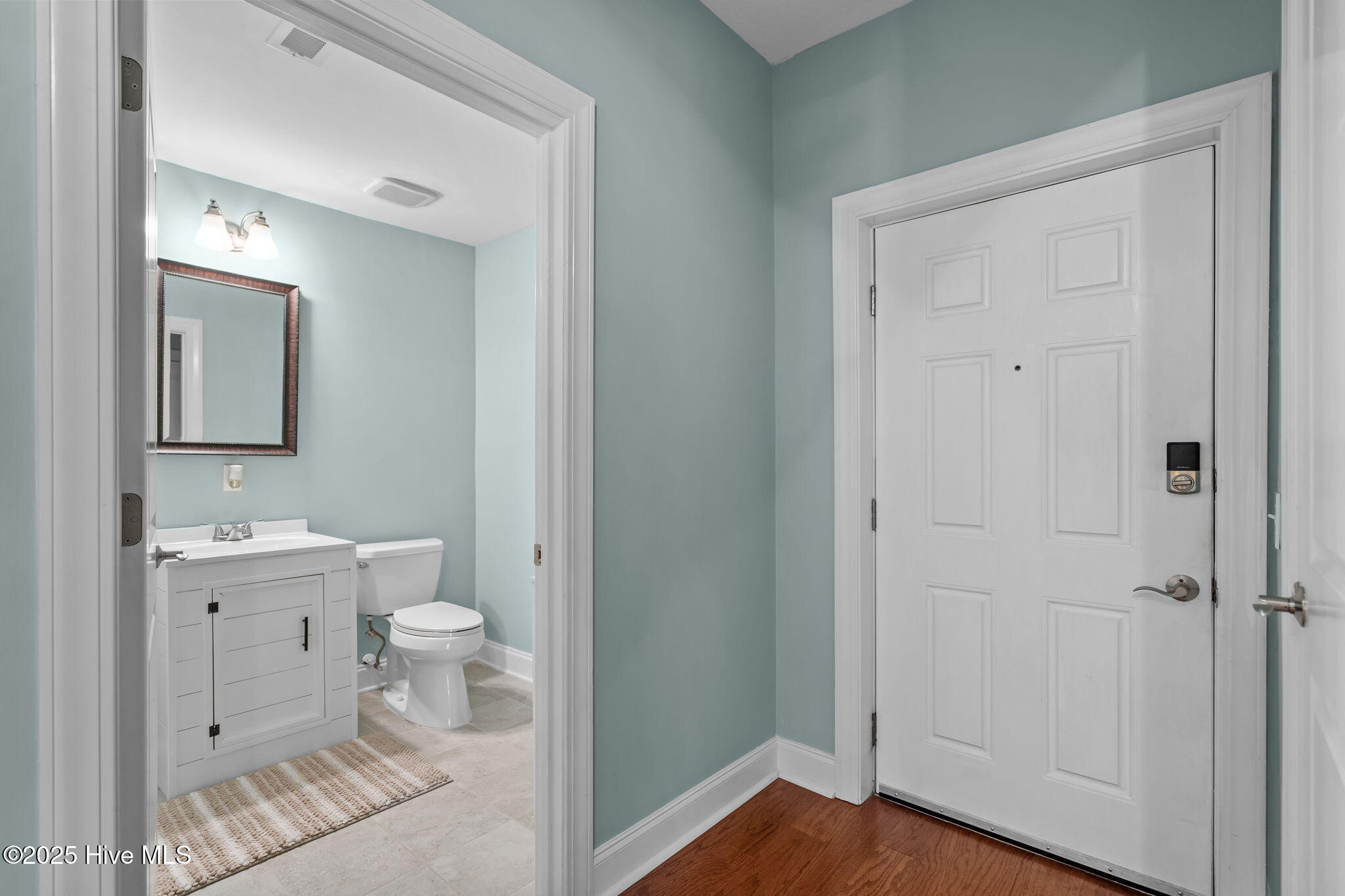 100535787 | Photo 21