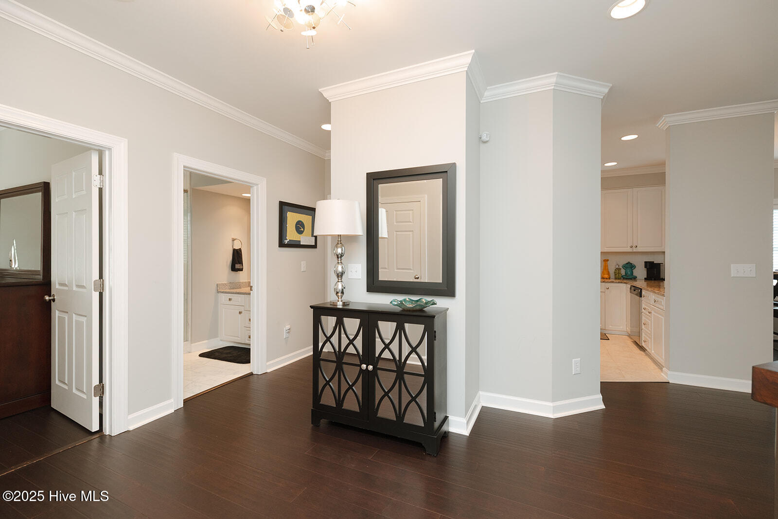 100564754 | Photo 25