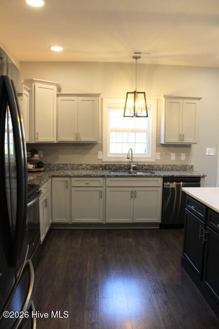 100548455 | Photo 17