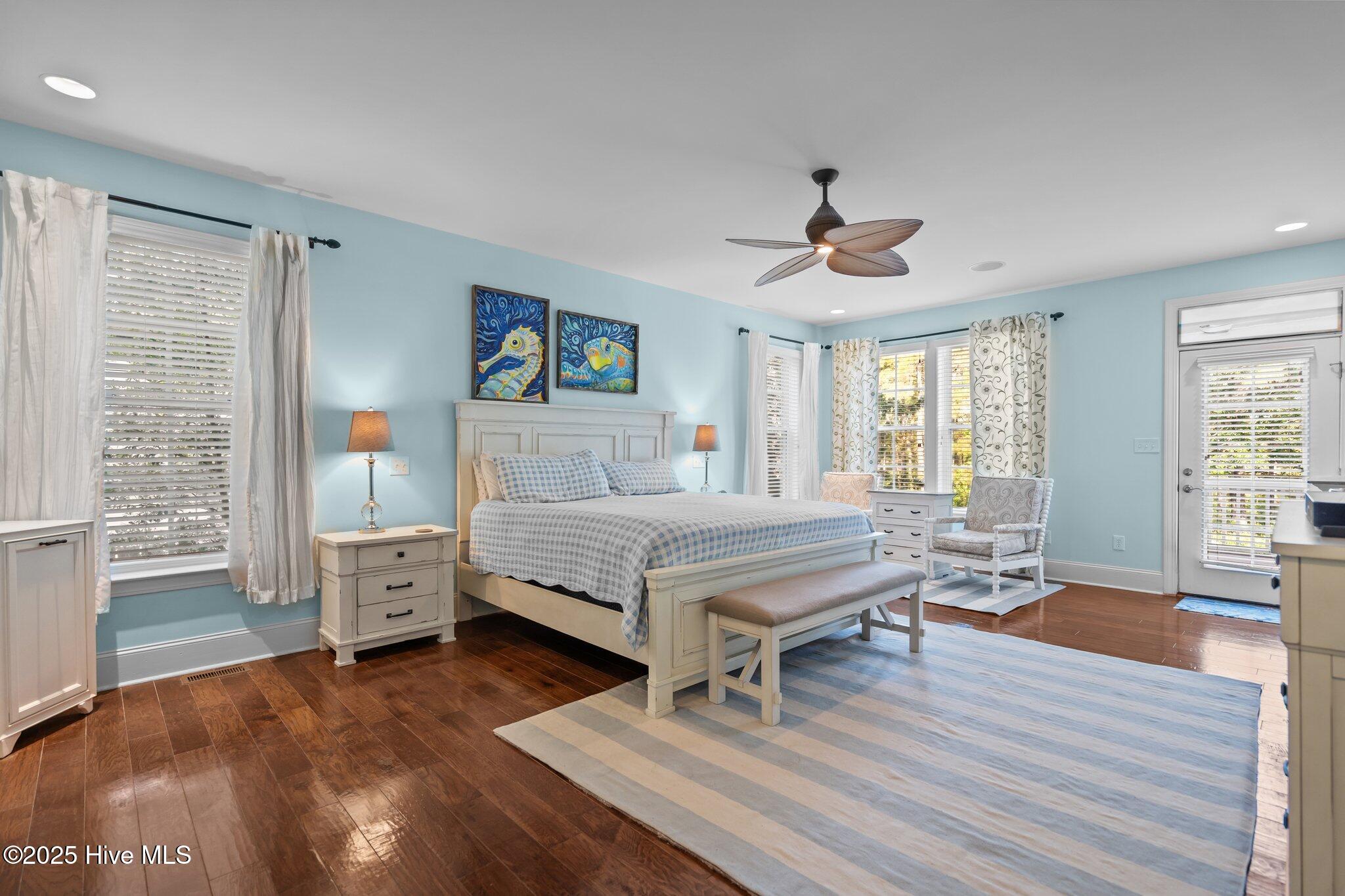 100513091 | Photo 32