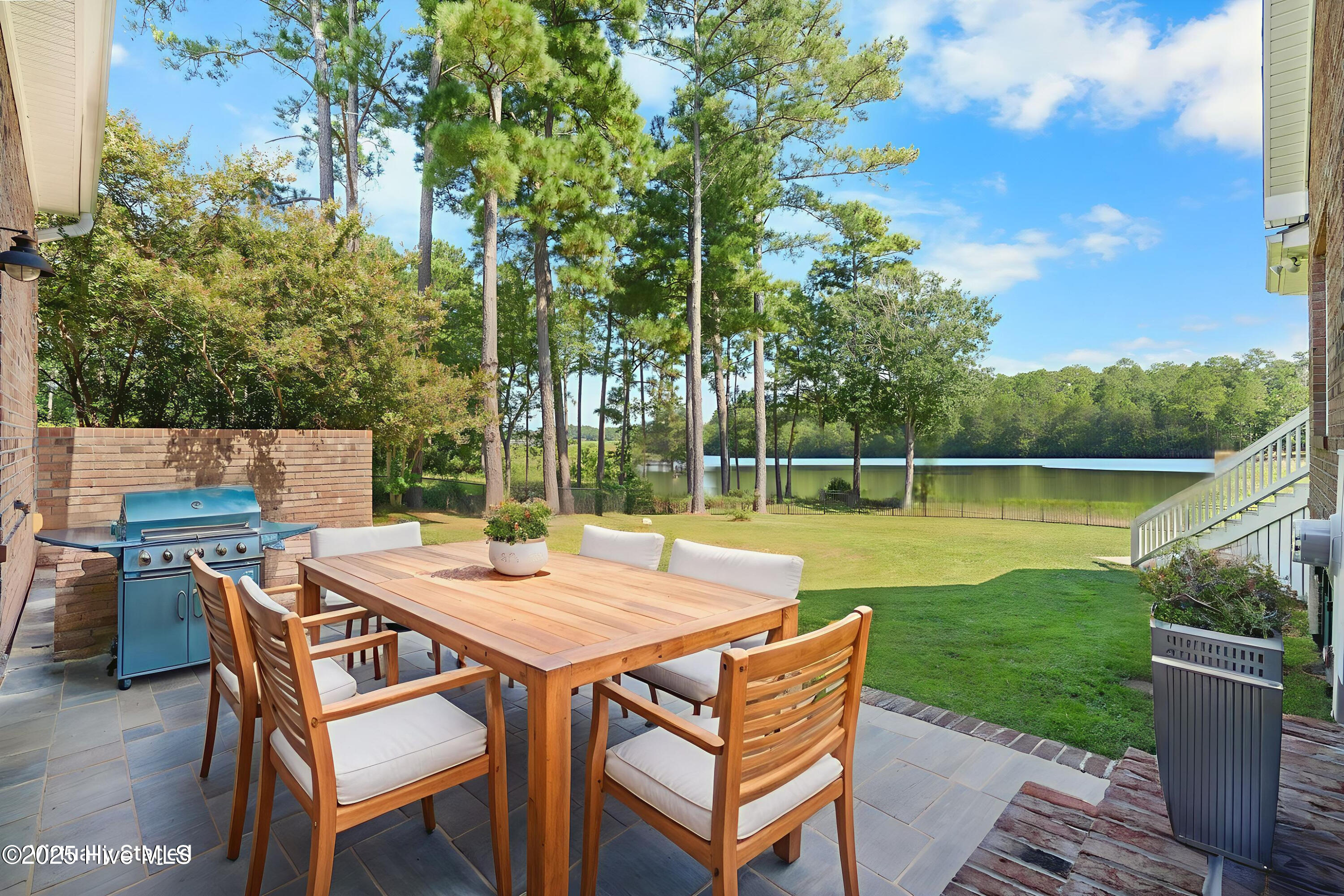 100526729 | Photo 51