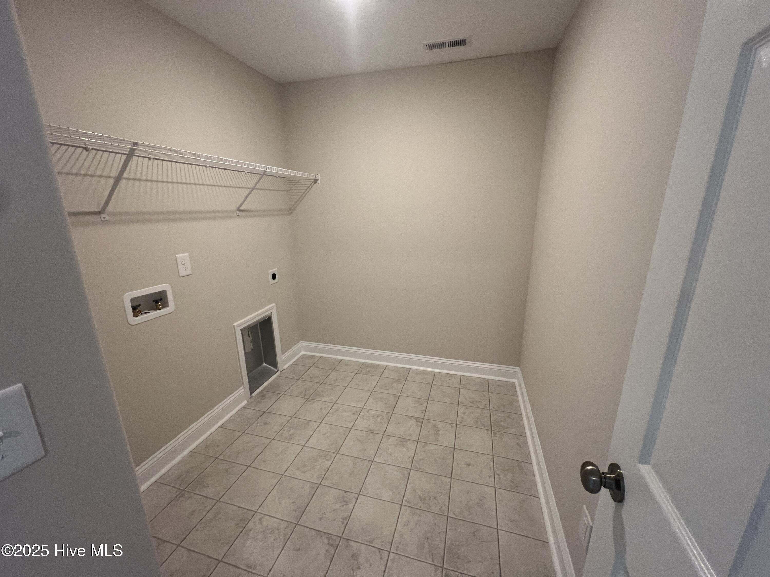 100505781 | Photo 24