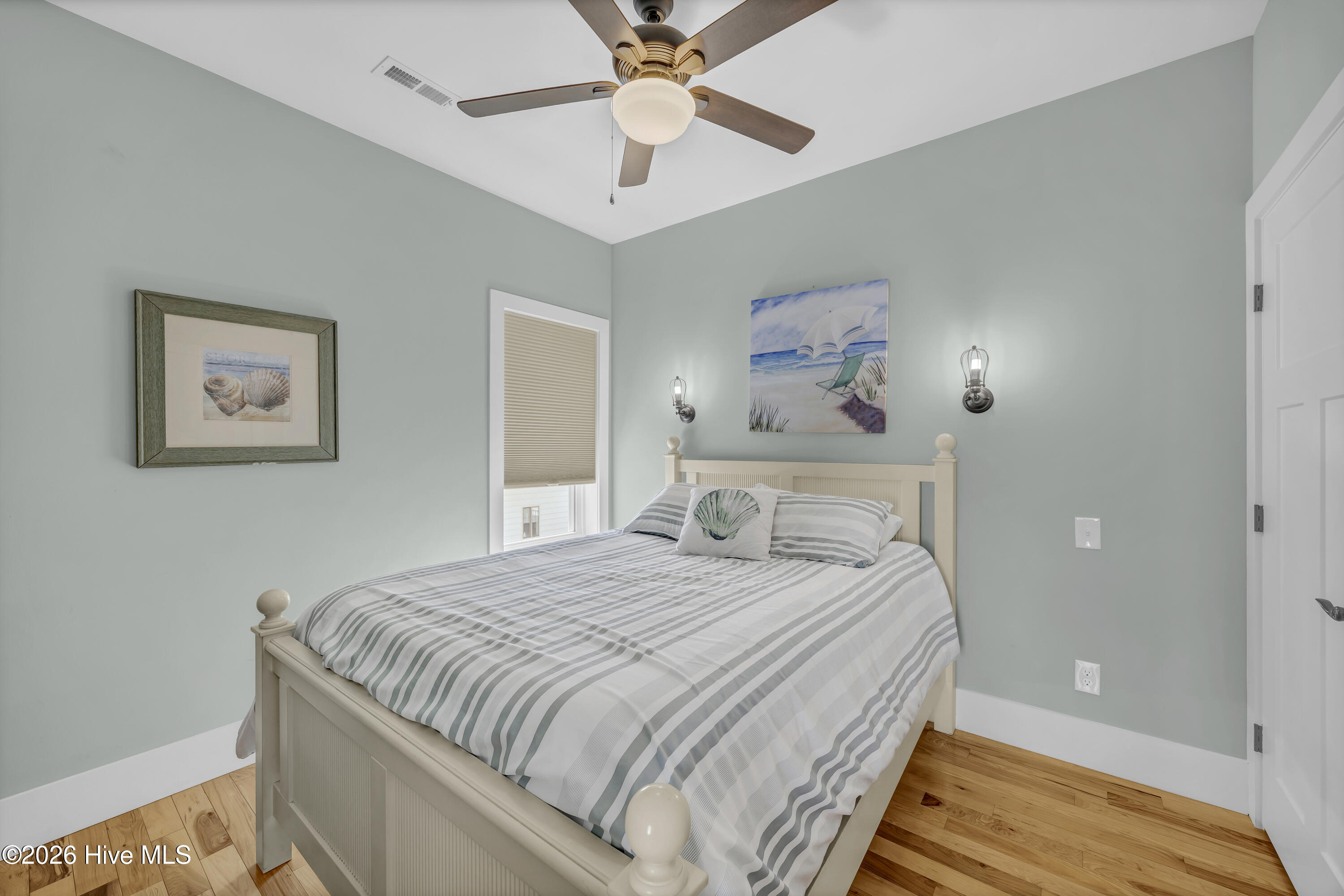 100558745 | Photo 14