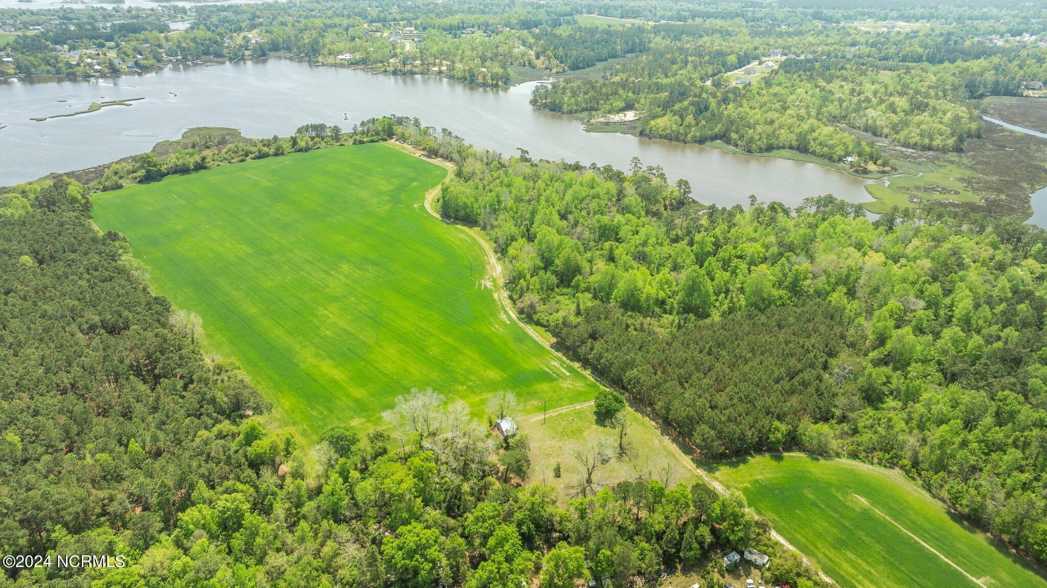 517 Queens Creek Road, Hubert, NC, 28539