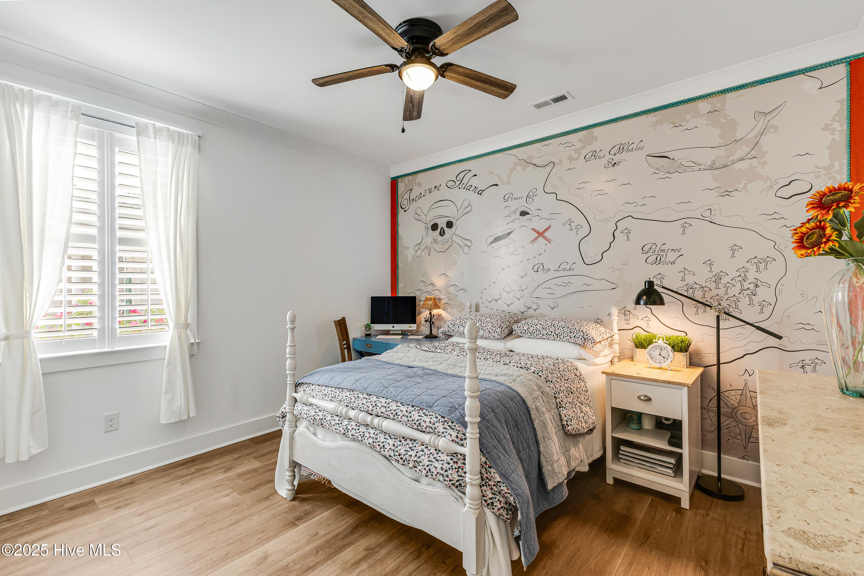 100533188 | Photo 31