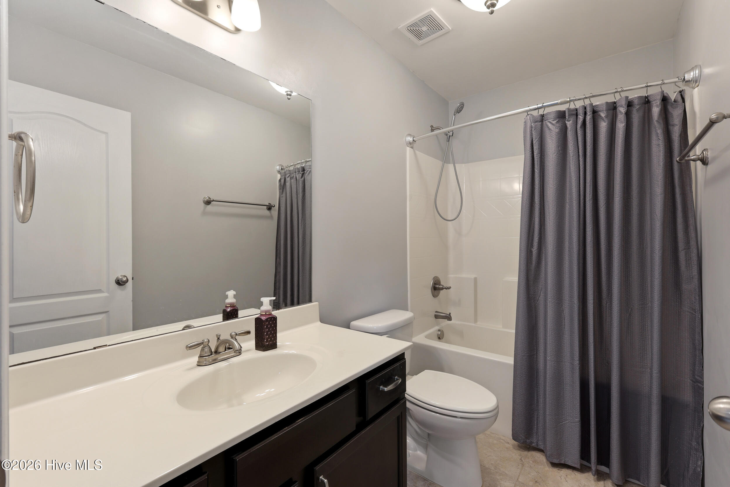 100562179 | Photo 41