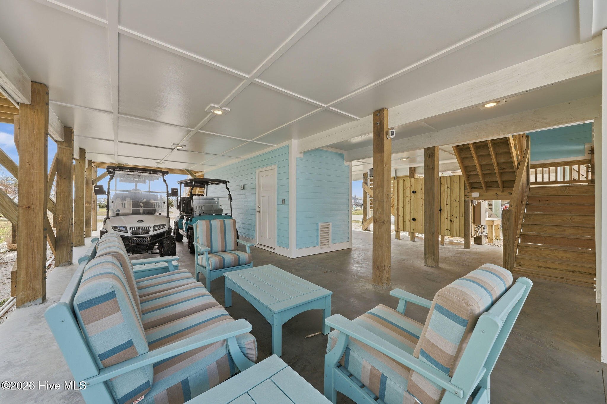 100559118 | Photo 70