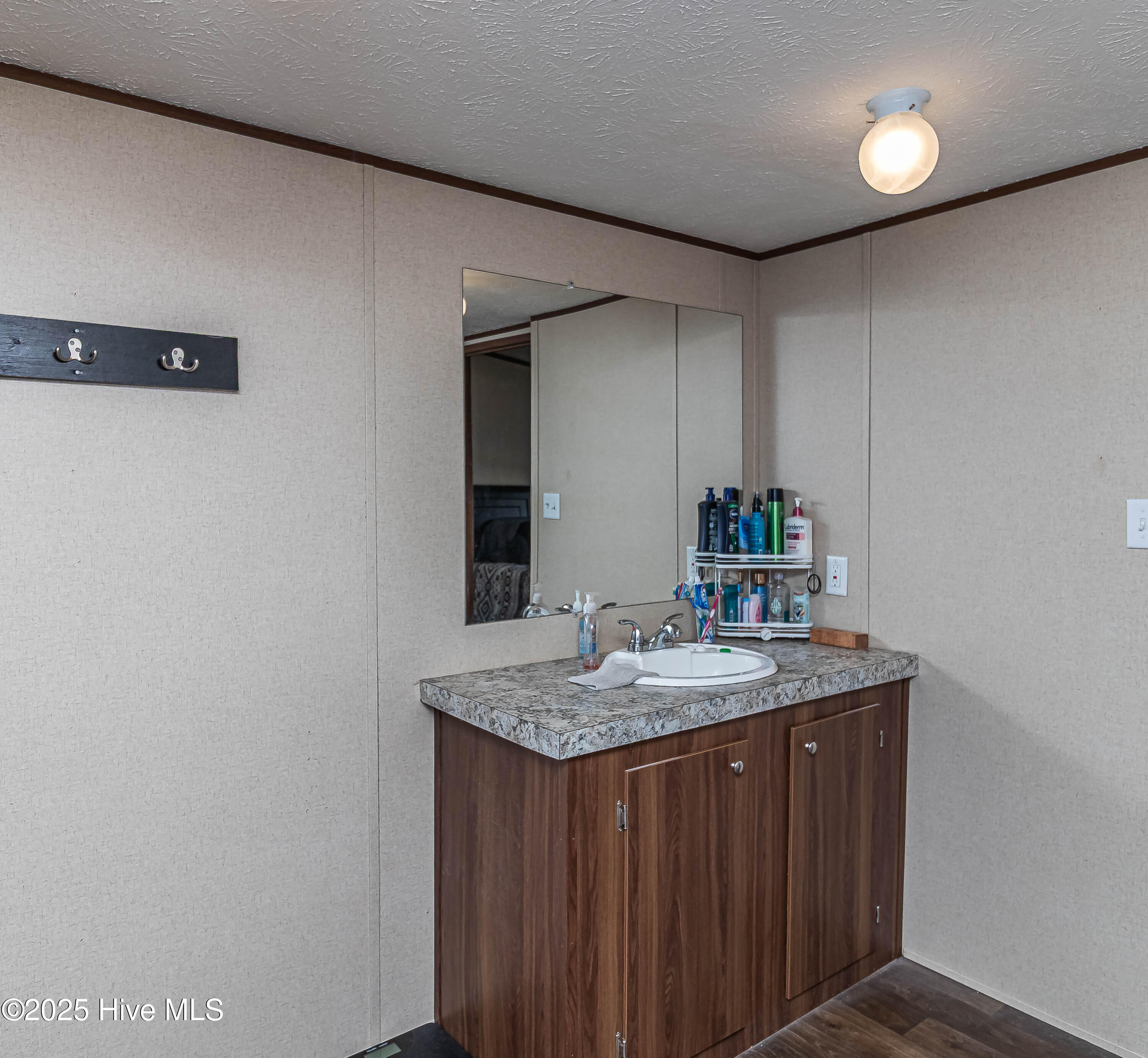 100532015 | Photo 23