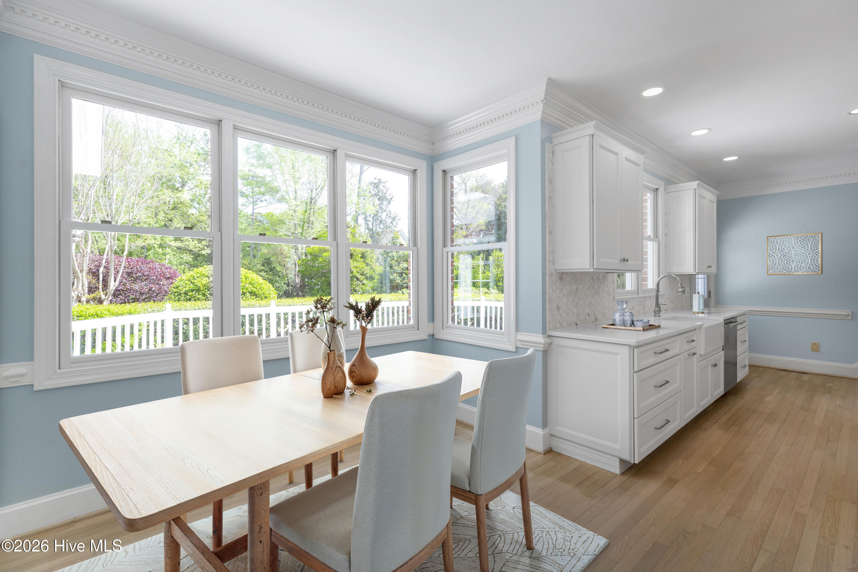 100566795 | Photo 19