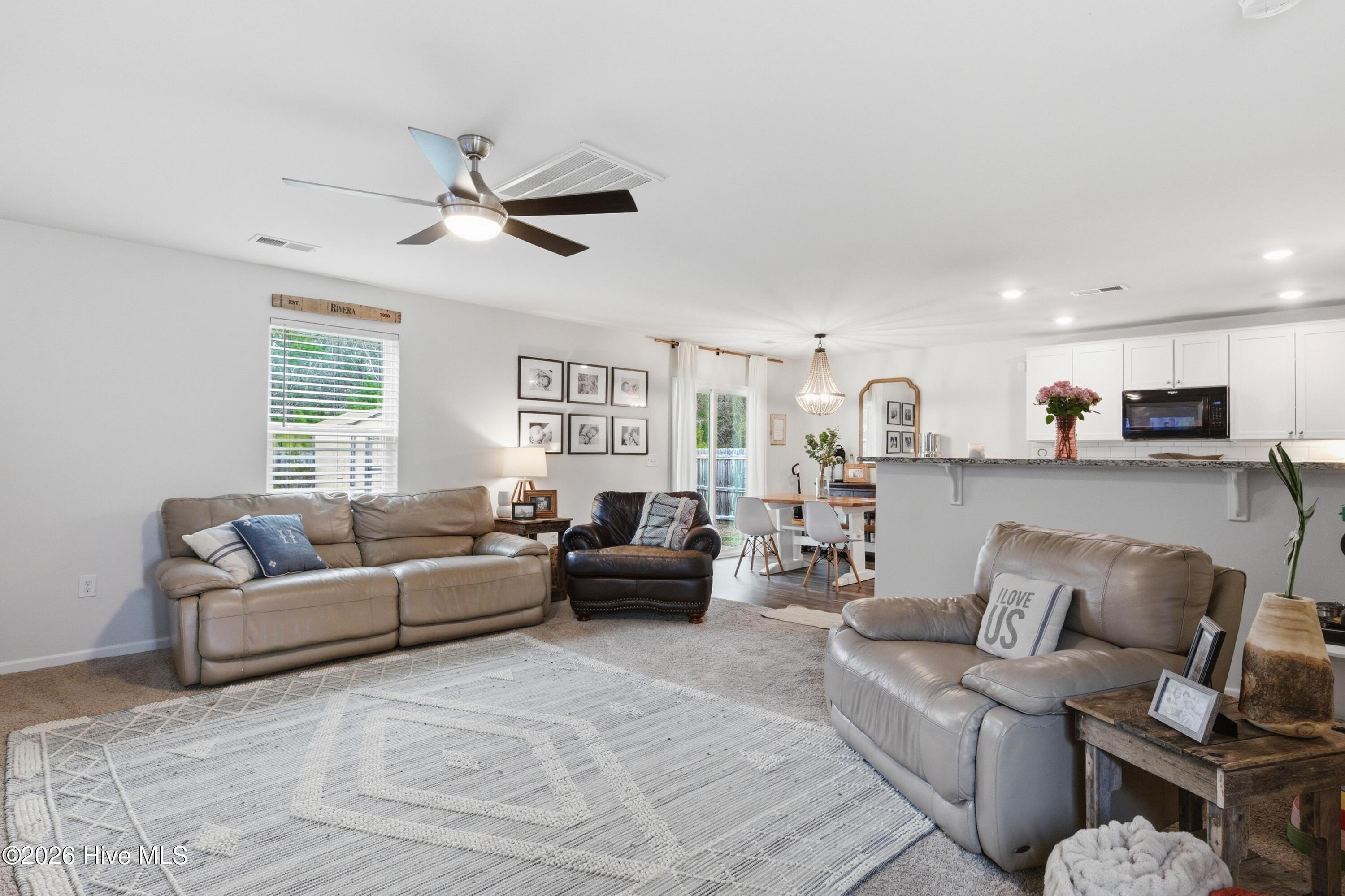 100558075 | Photo 11