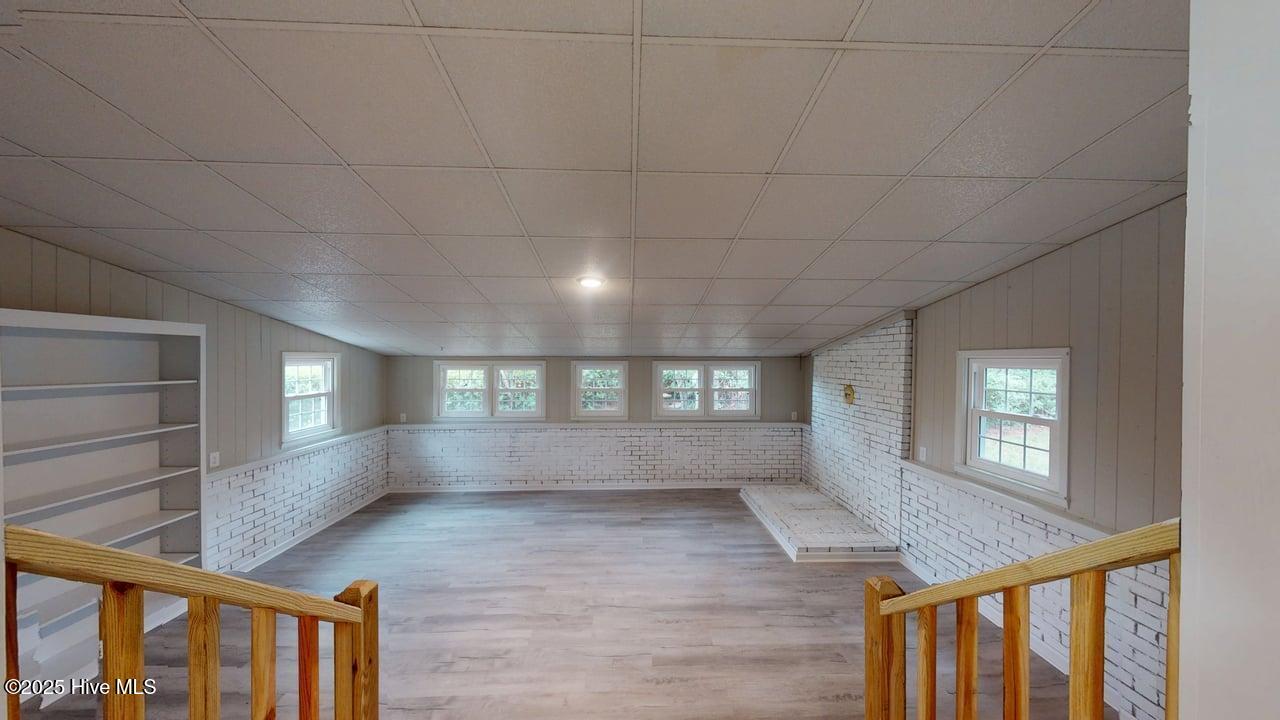 100536677 | Photo 13