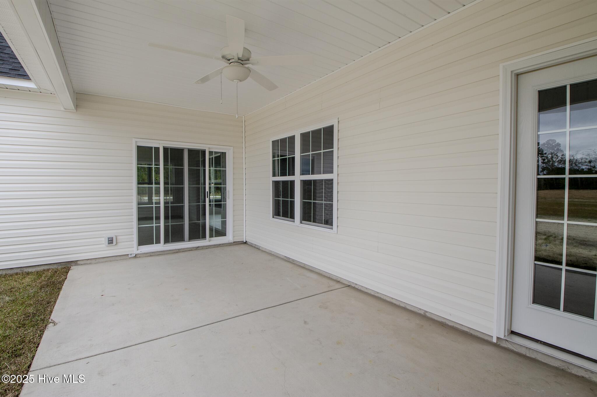 100497449 | Photo 33