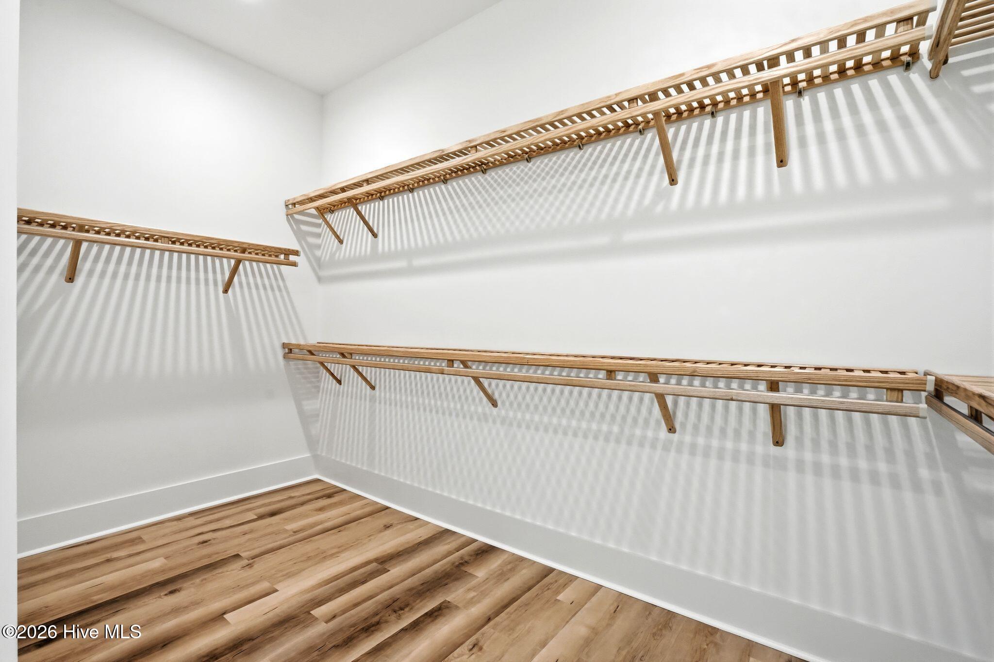 100537171 | Photo 68