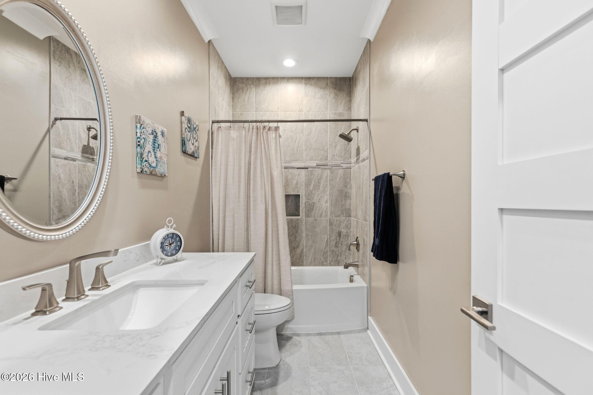 100556954 | Photo 33