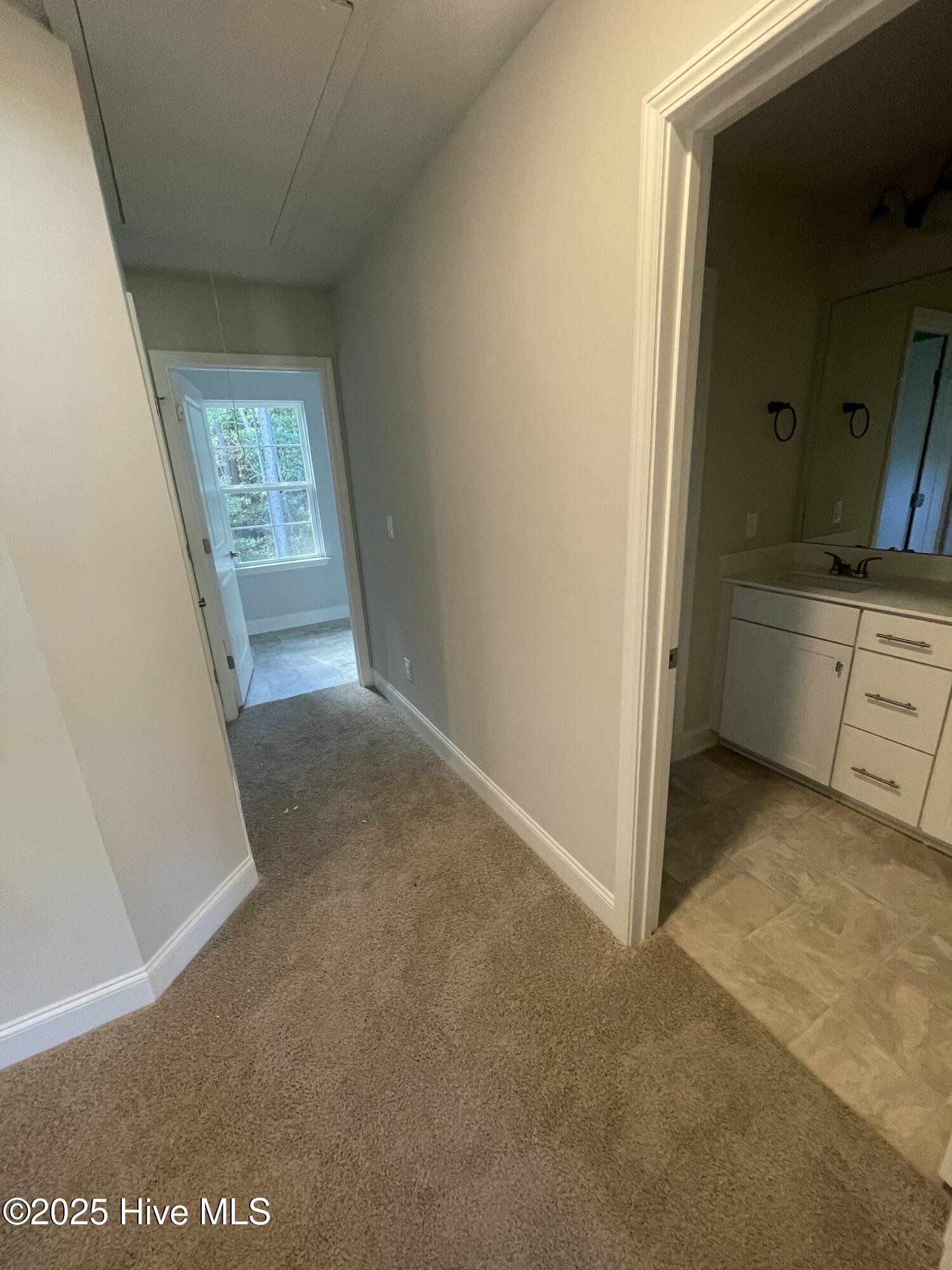 100422121 | Photo 49