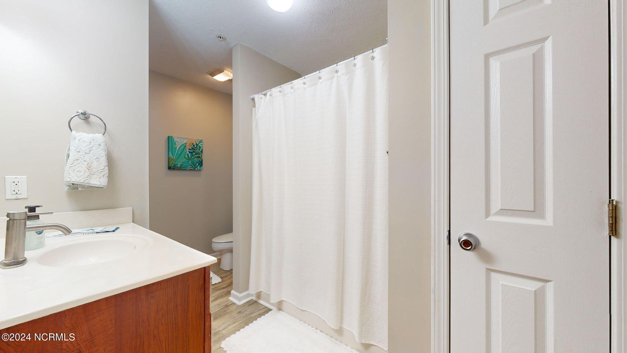 100537994 | Photo 30