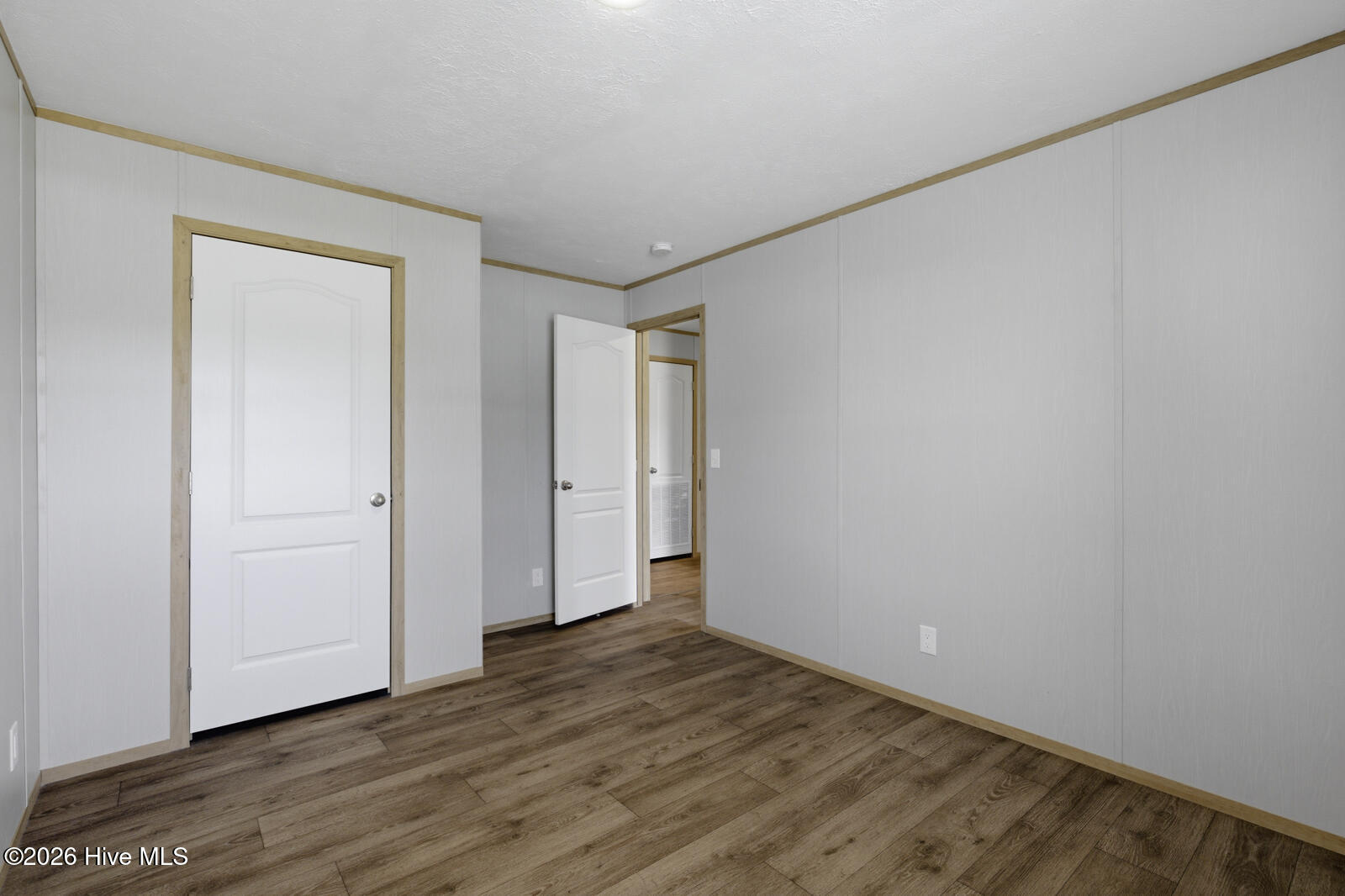 100565358 | Photo 22