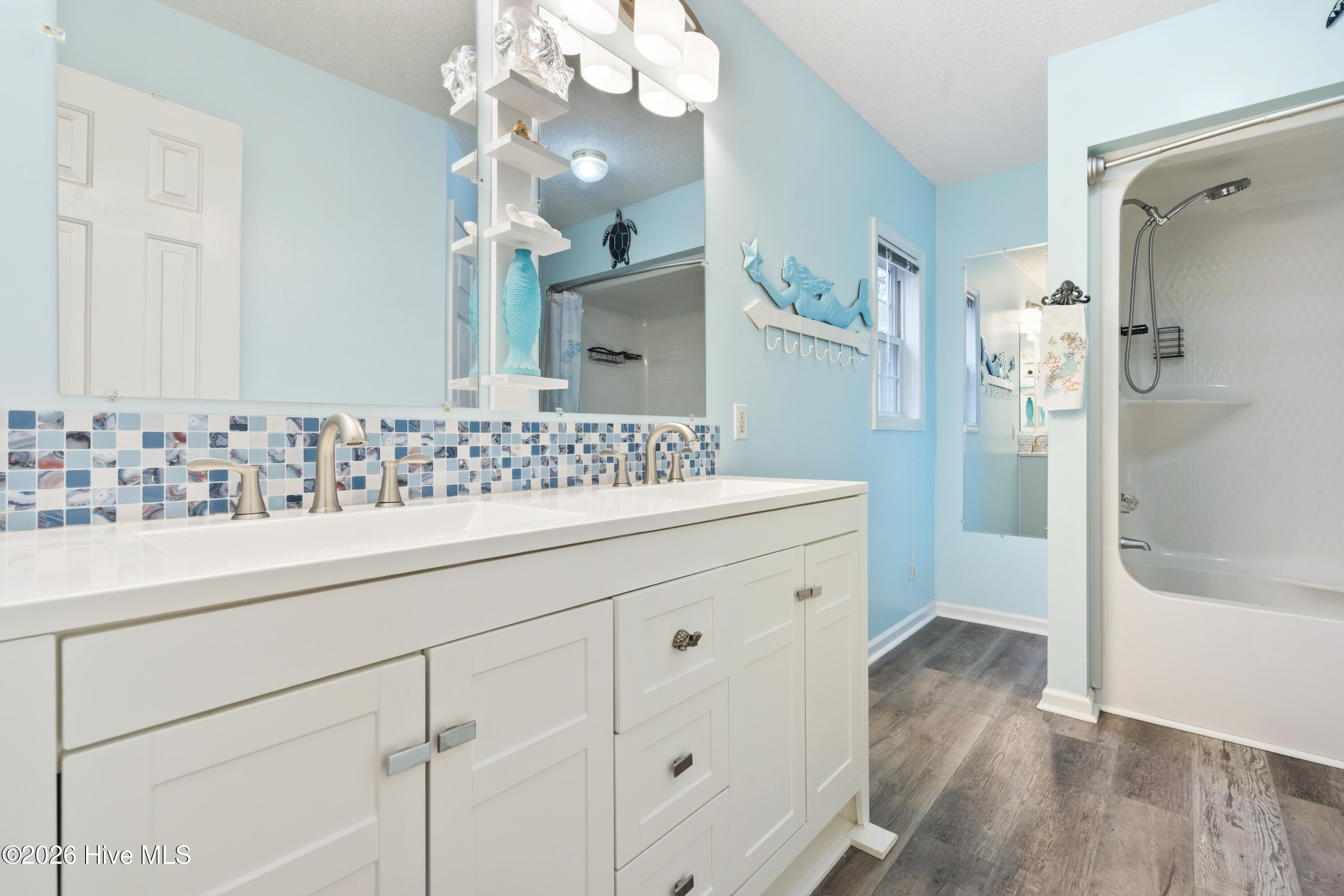 100551762 | Photo 23