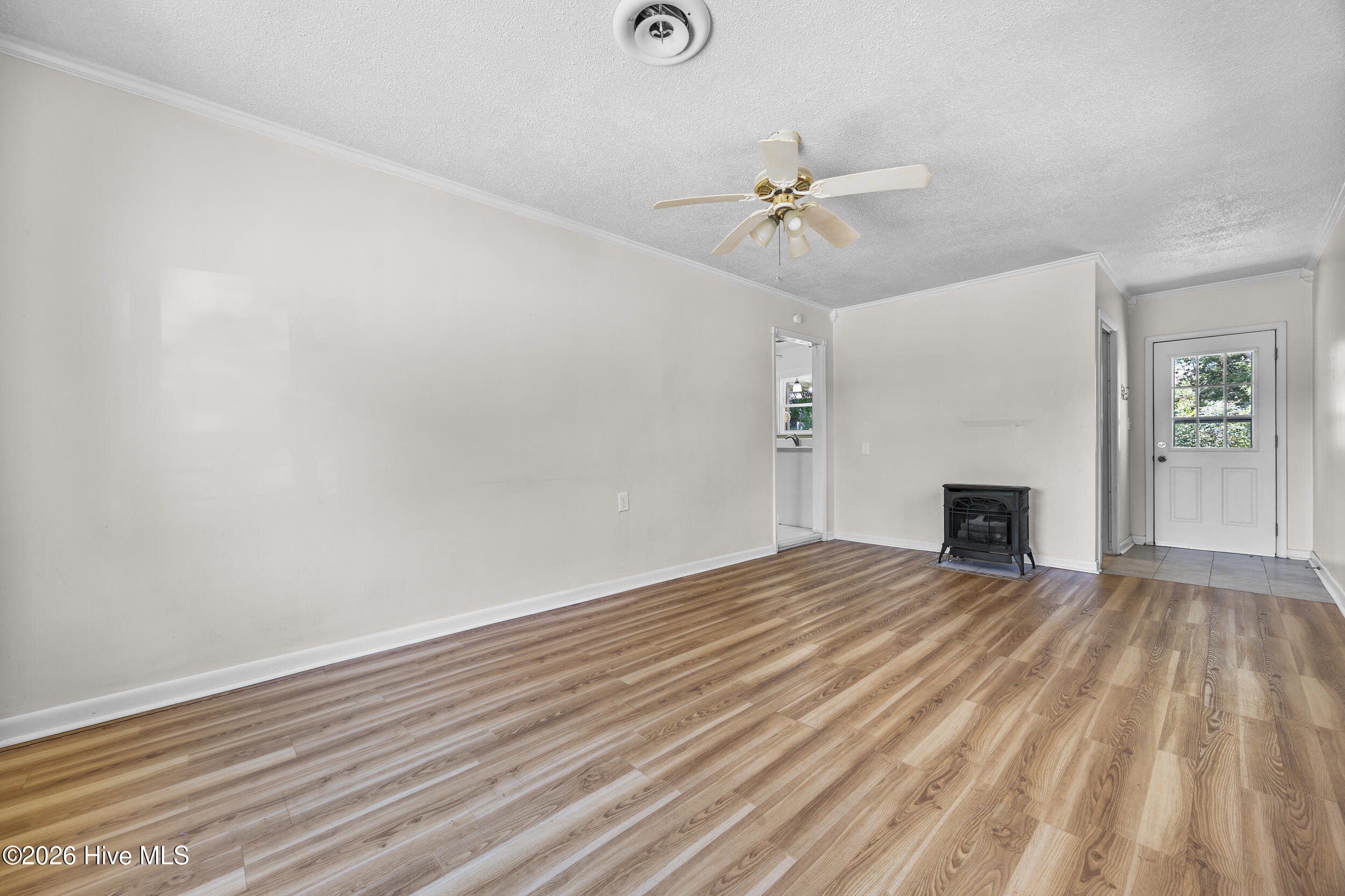 100569025 | Photo 24