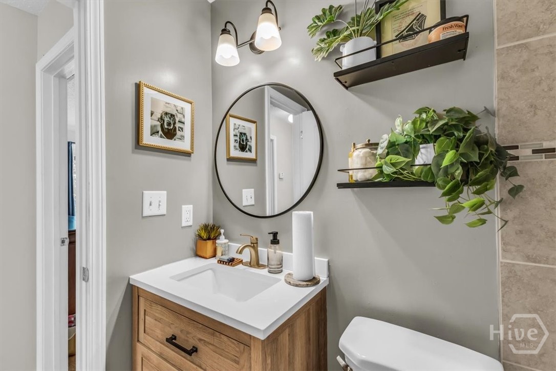 BATHROOM 2
