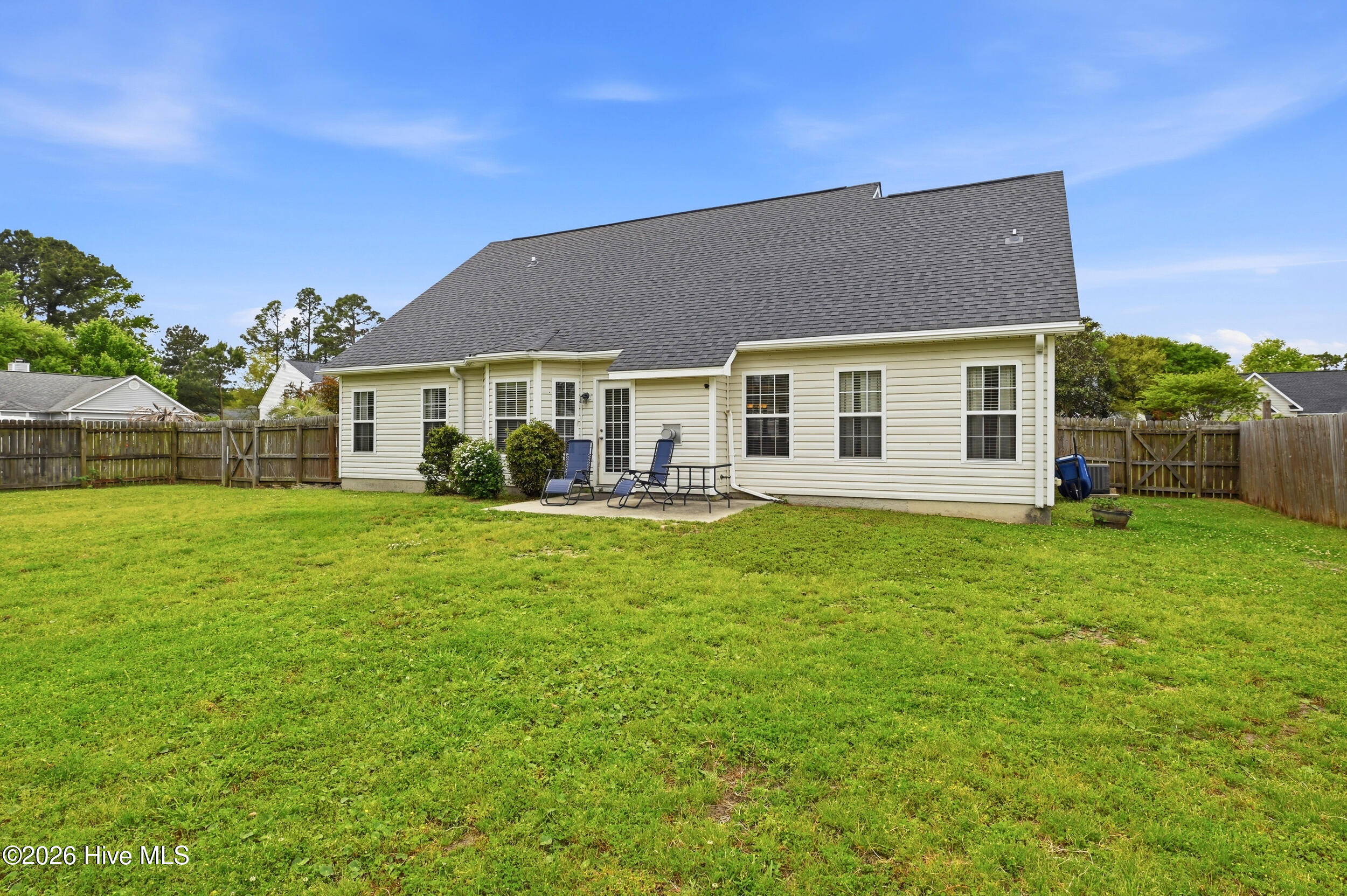 100565195 | Photo 35