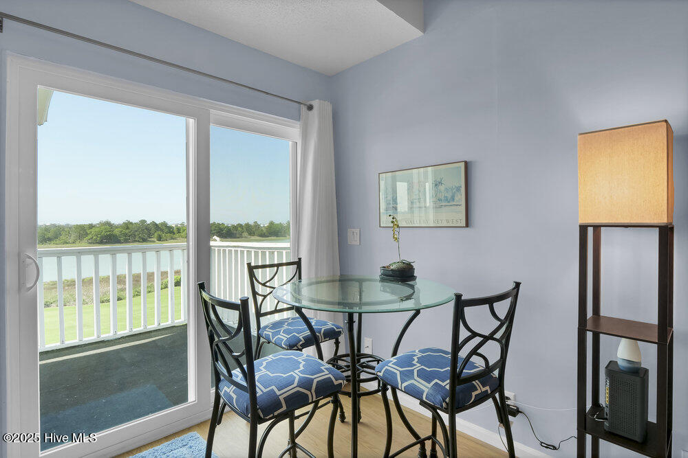 100562855 | Photo 19