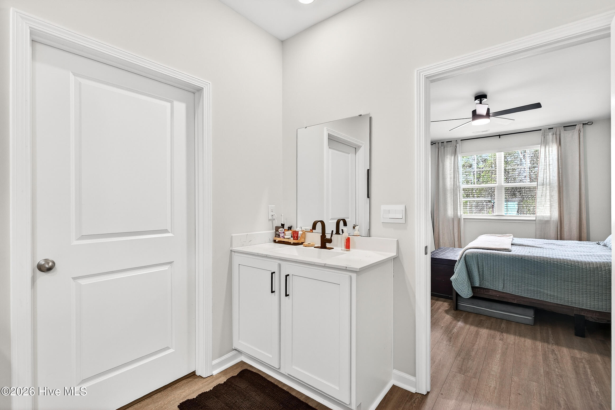 100565629 | Photo 17