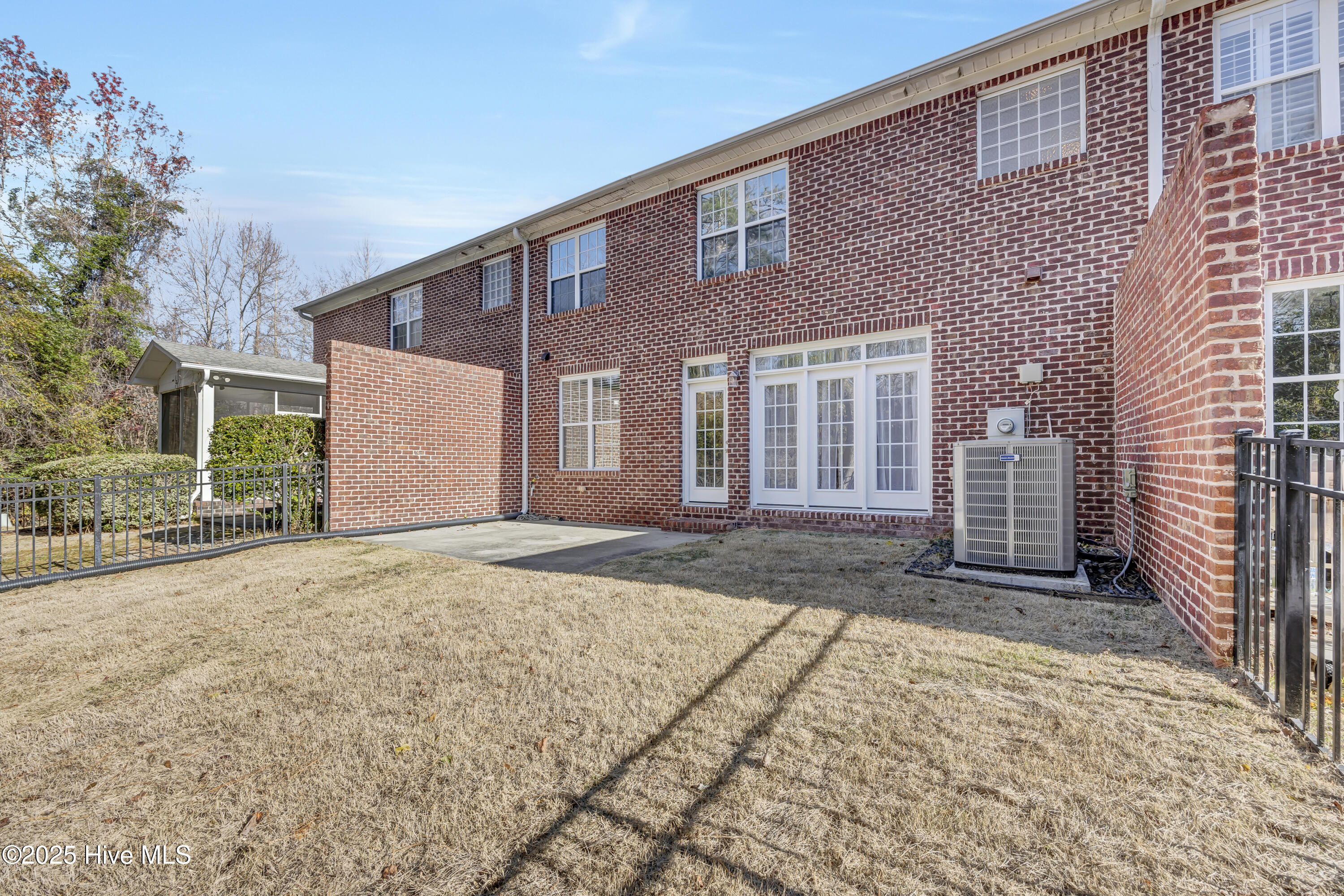 100545640 | Photo 27