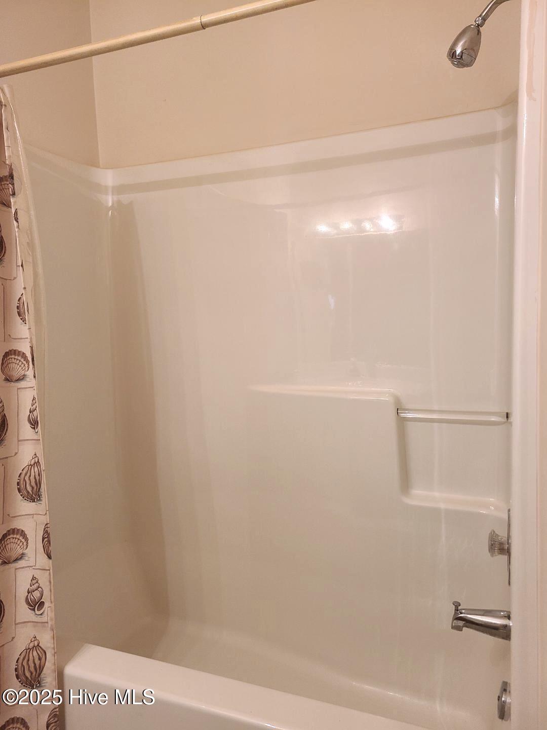 100545886 | Photo 33