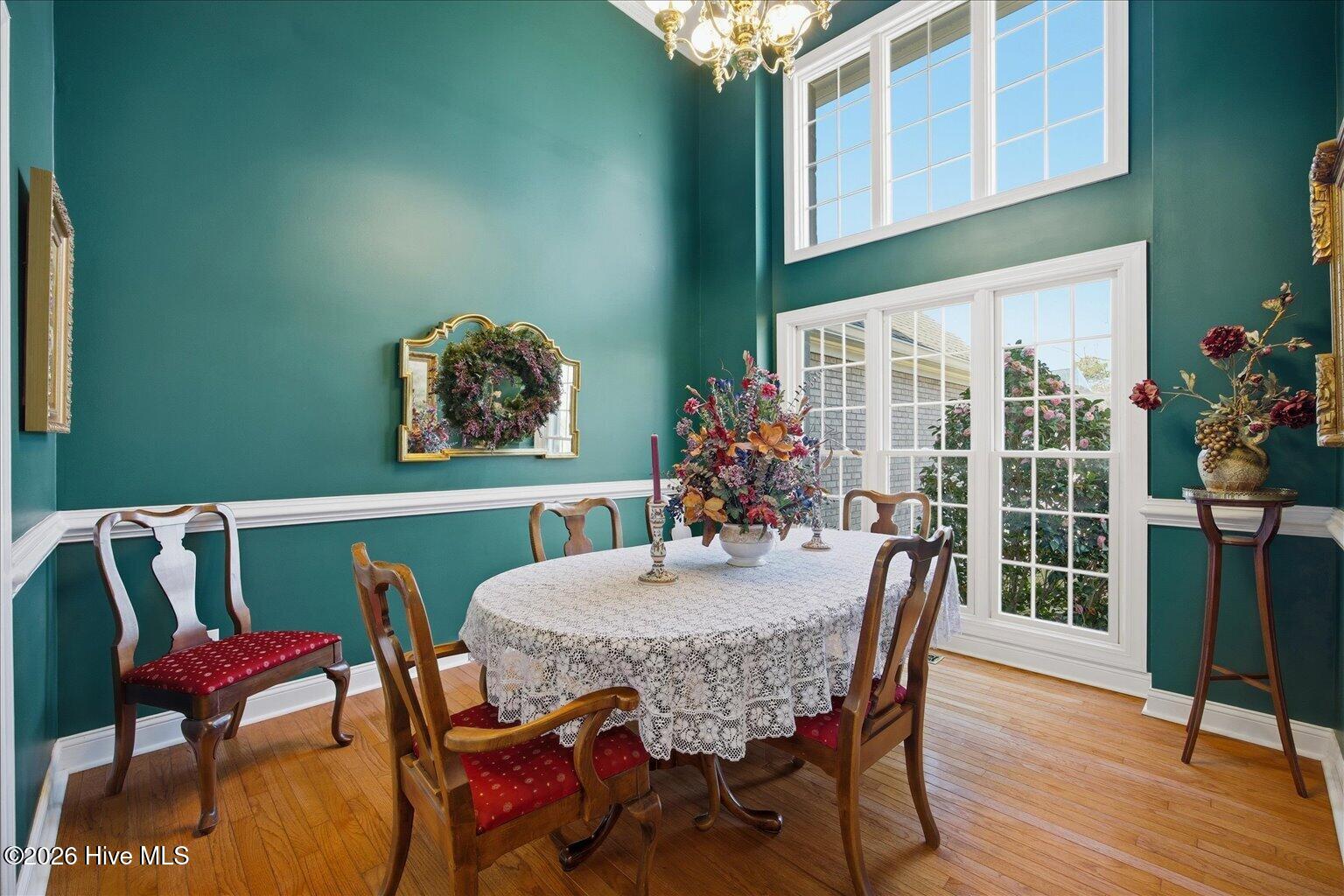 100560950 | Photo 10