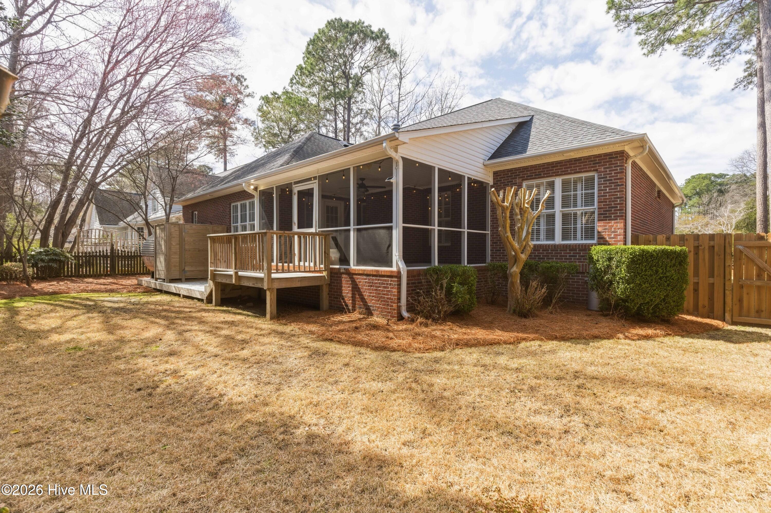 100560916 | Photo 82