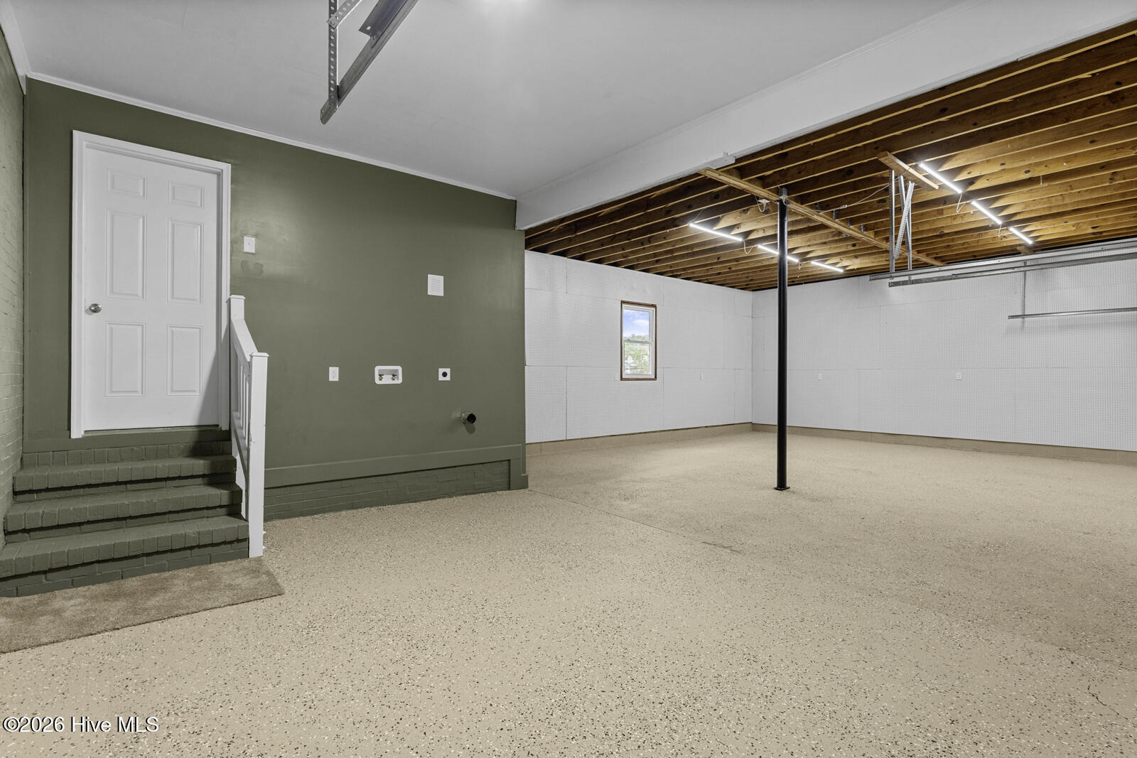 100563148 | Photo 25