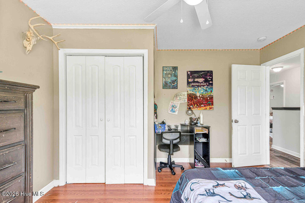 100567733 | Photo 32