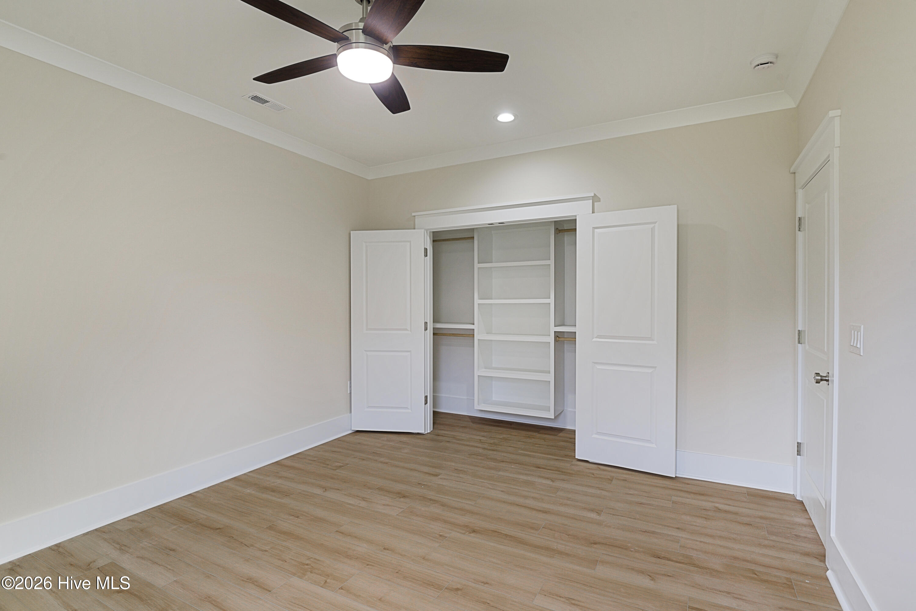 100547113 | Photo 41