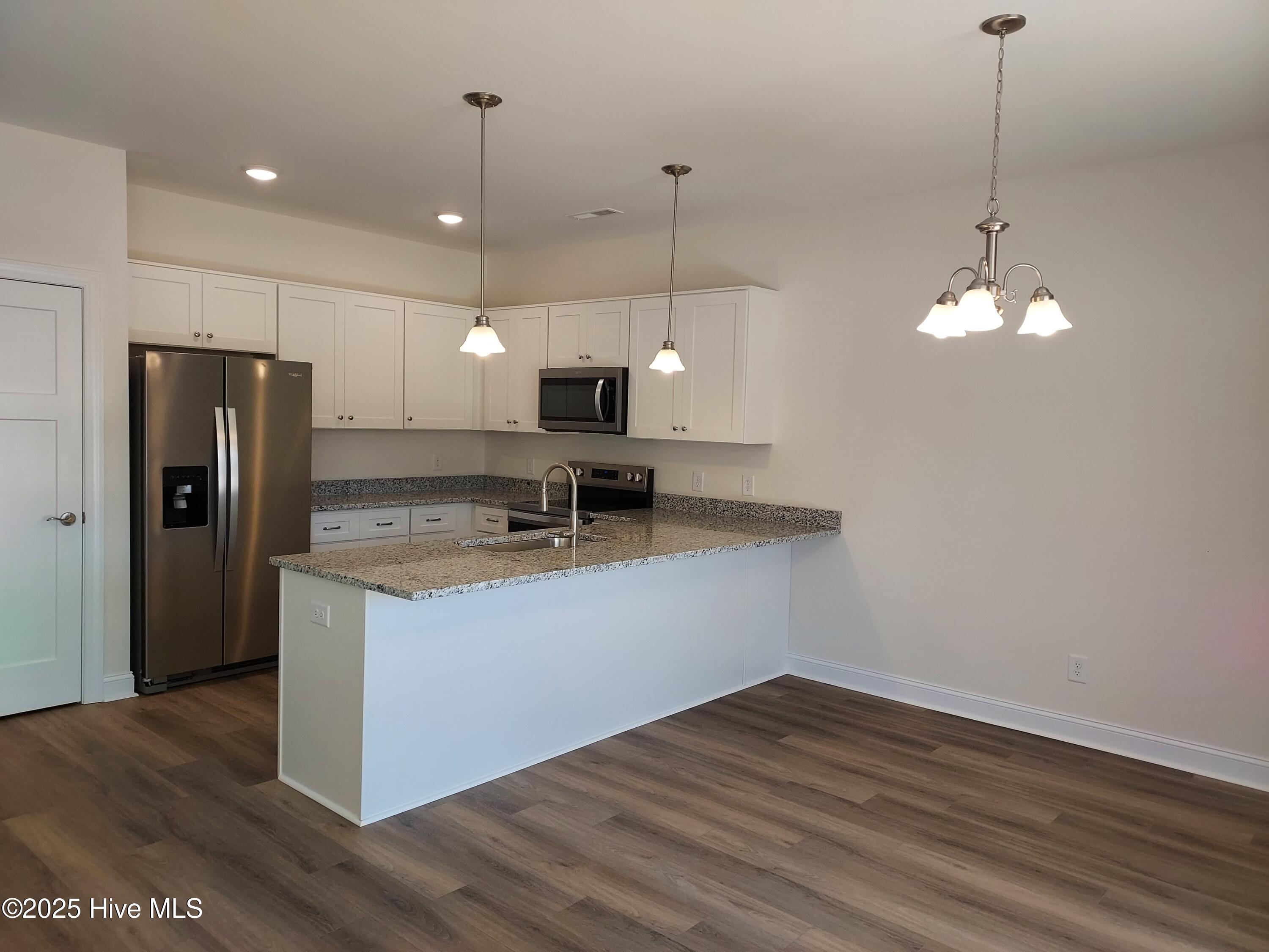 100506842 | Photo 13