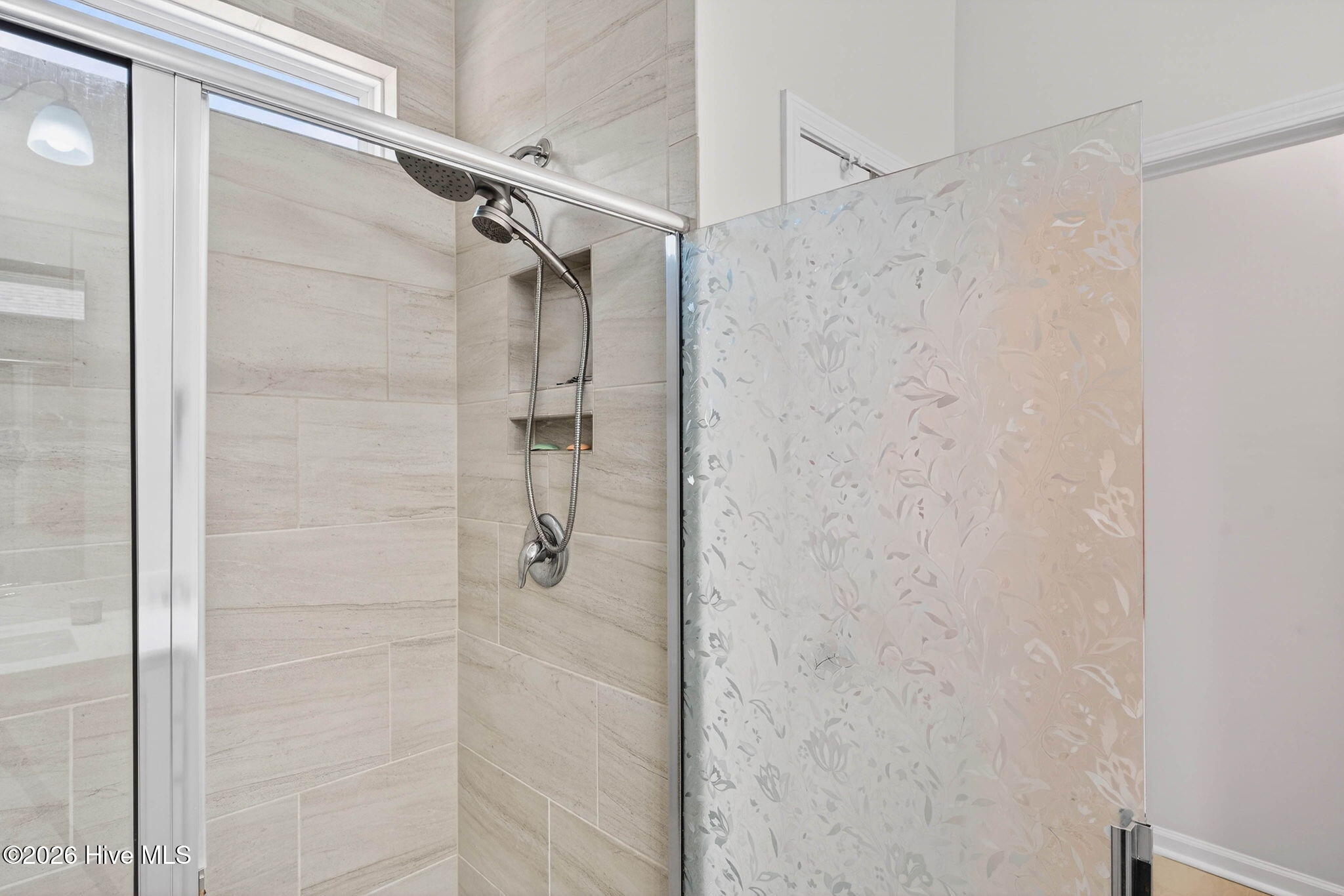 100555418 | Photo 24